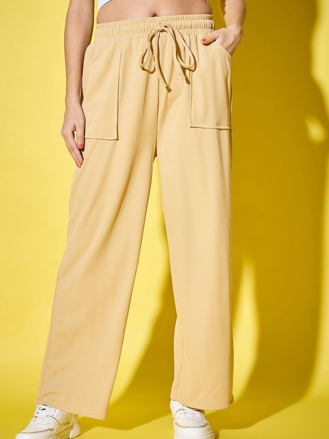 

BUY NEW TREND Women Relaxed High-Rise Cargos Trousers, Beige