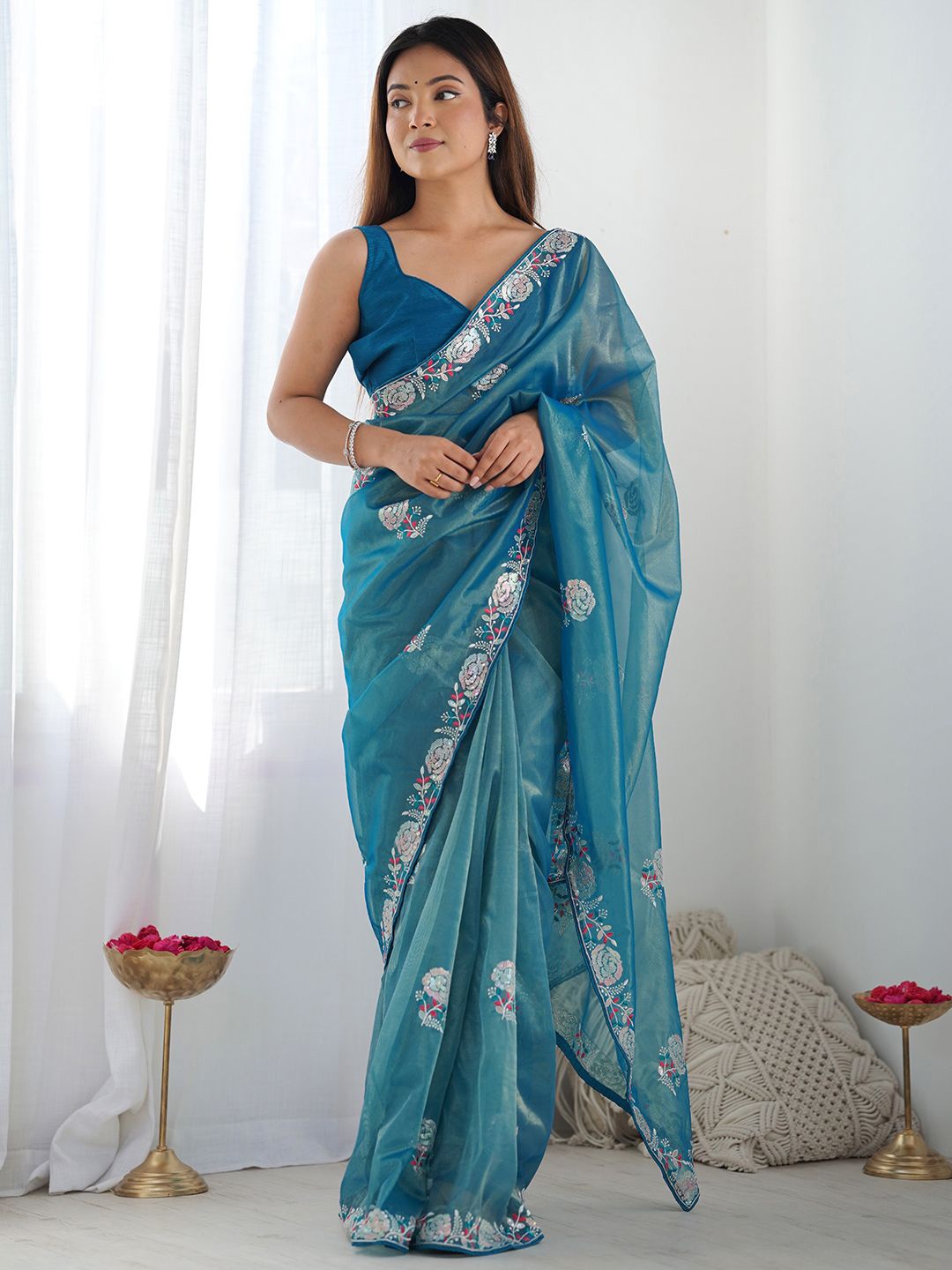 

LeeliPeeri Designer Floral Sequinned Net Saree, Teal