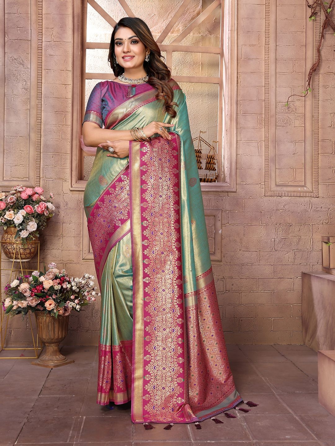 

LeeliPeeri Designer Woven Design Zari Silk Blend Banarasi Saree, Green
