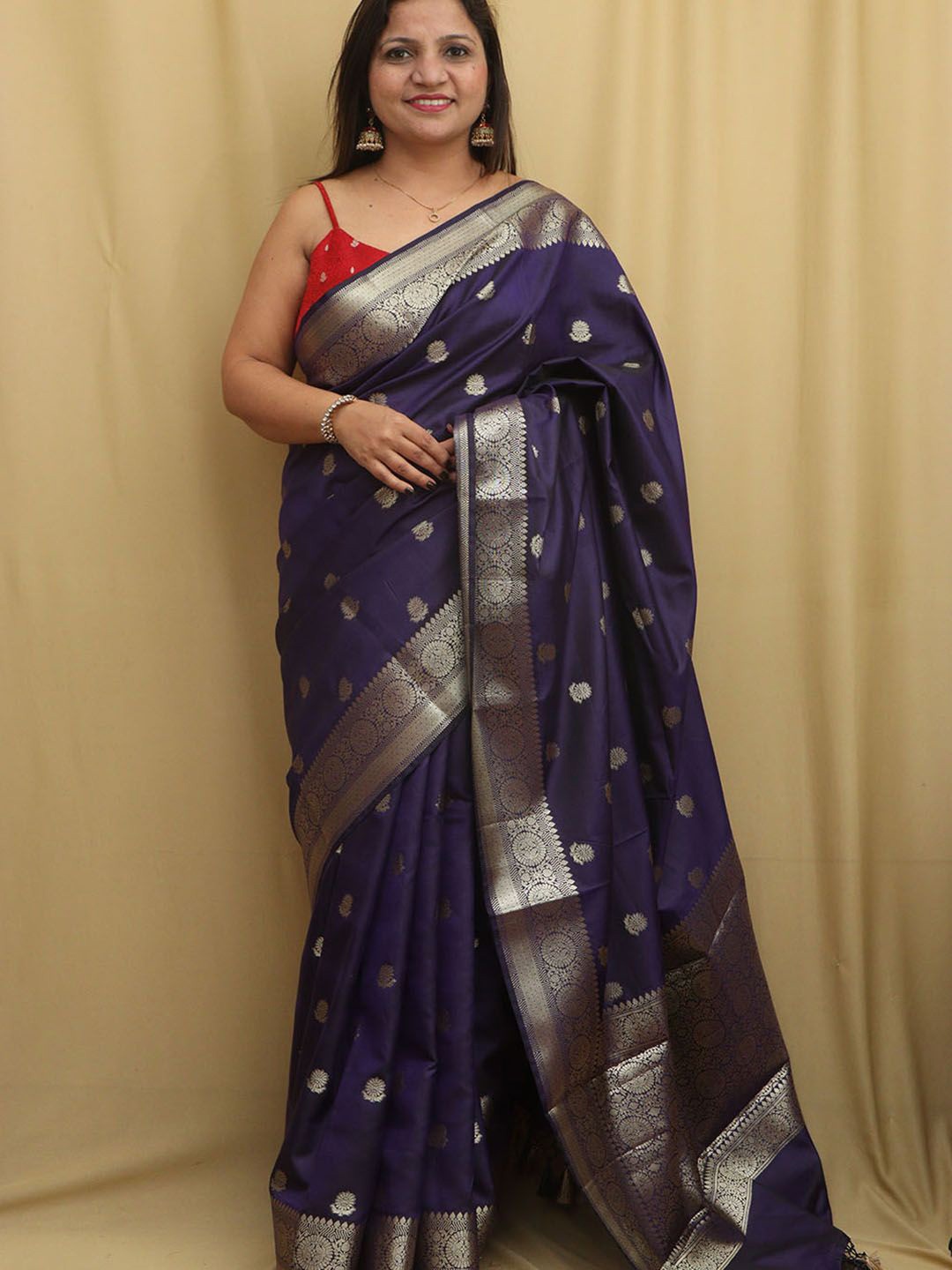 

Luxurionworld Floral Woven Design Banarasi Saree, Purple