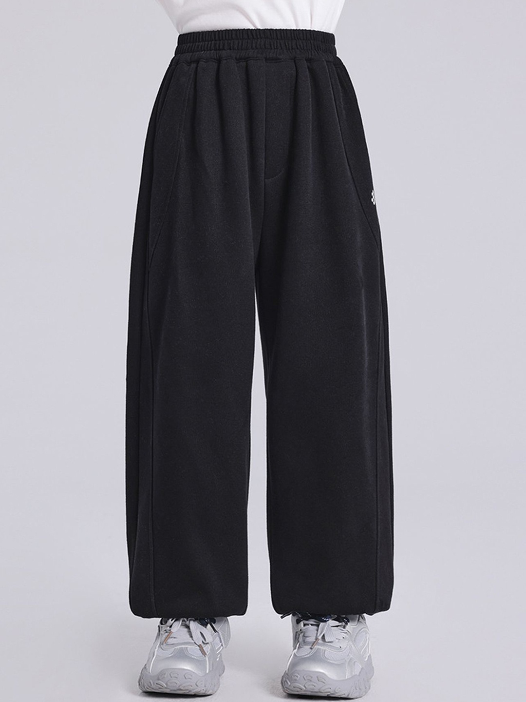 

LULU & SKY Boys Loose Fit High-Rise Trousers, Black
