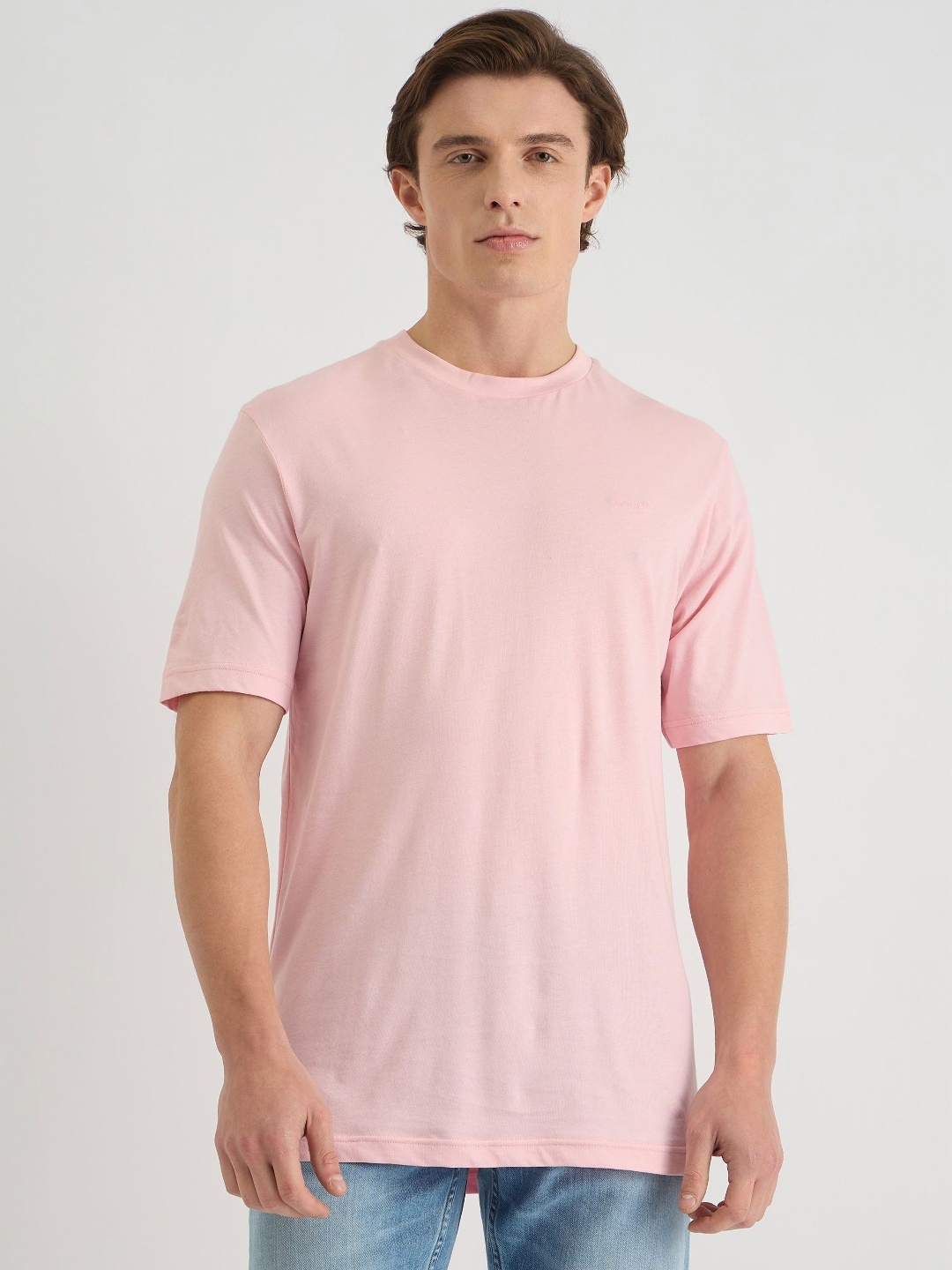 

GANT Men Solid Tonal Logo Round Neck Cotton T-shirt, Pink