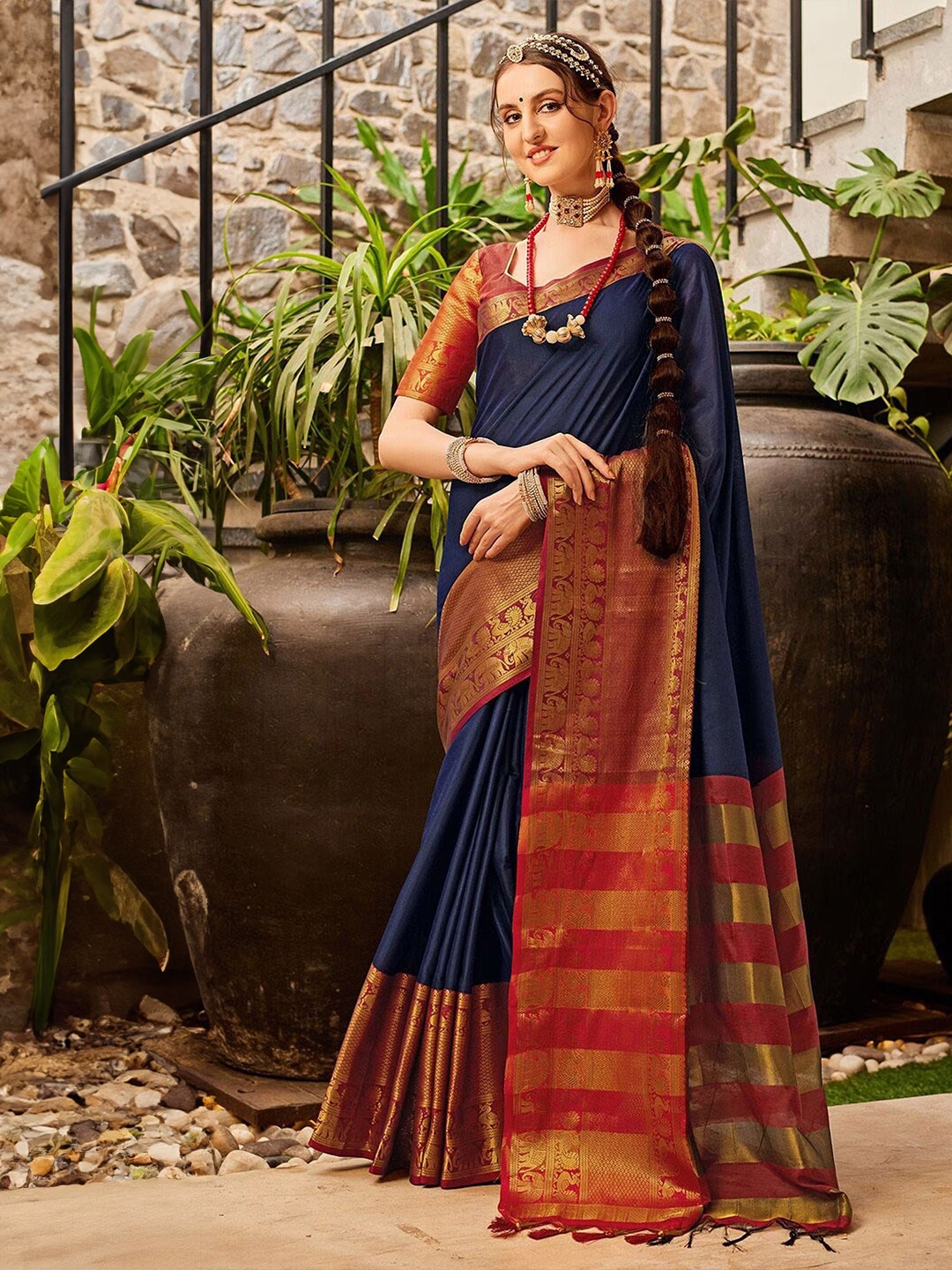 

DIVASTRI Zari Silk Cotton Saree, Navy blue