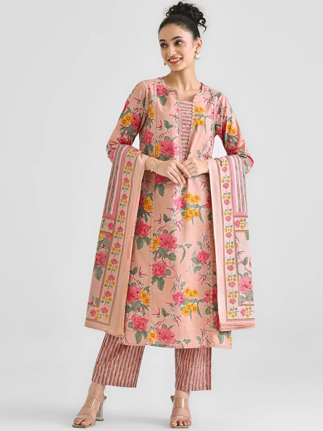 

Moda Rapido Women Floral Printed Regular Kurta with Trousers & With Dupatta, Pink