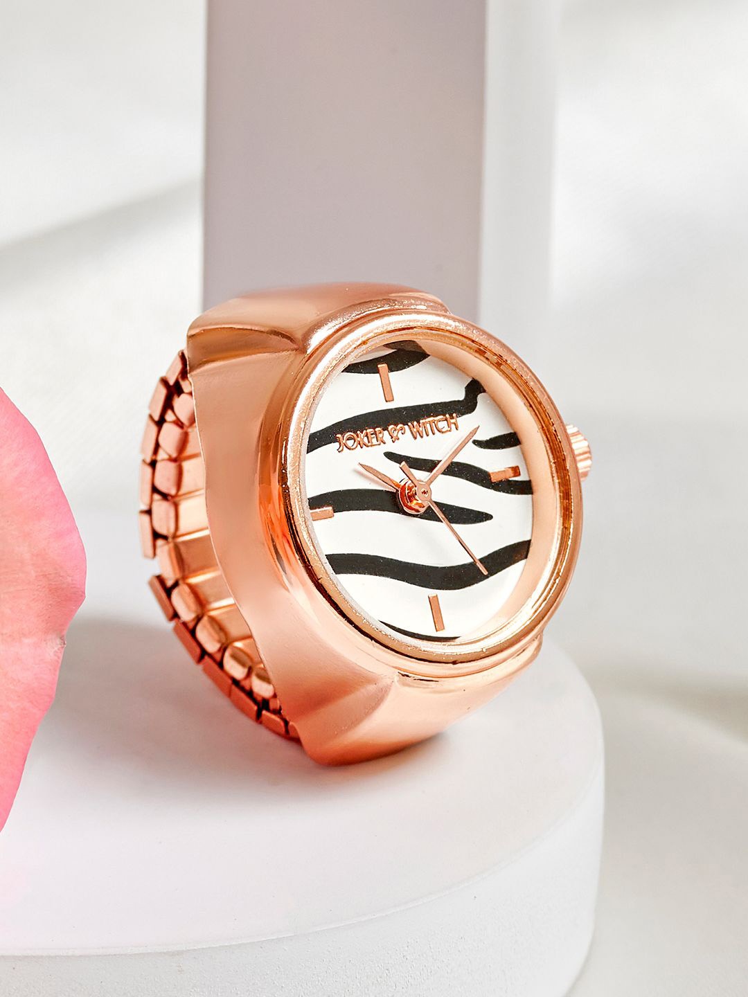 

JOKER & WITCH Women Dial & Stainless Steel Straps Watch Ring, Rose gold