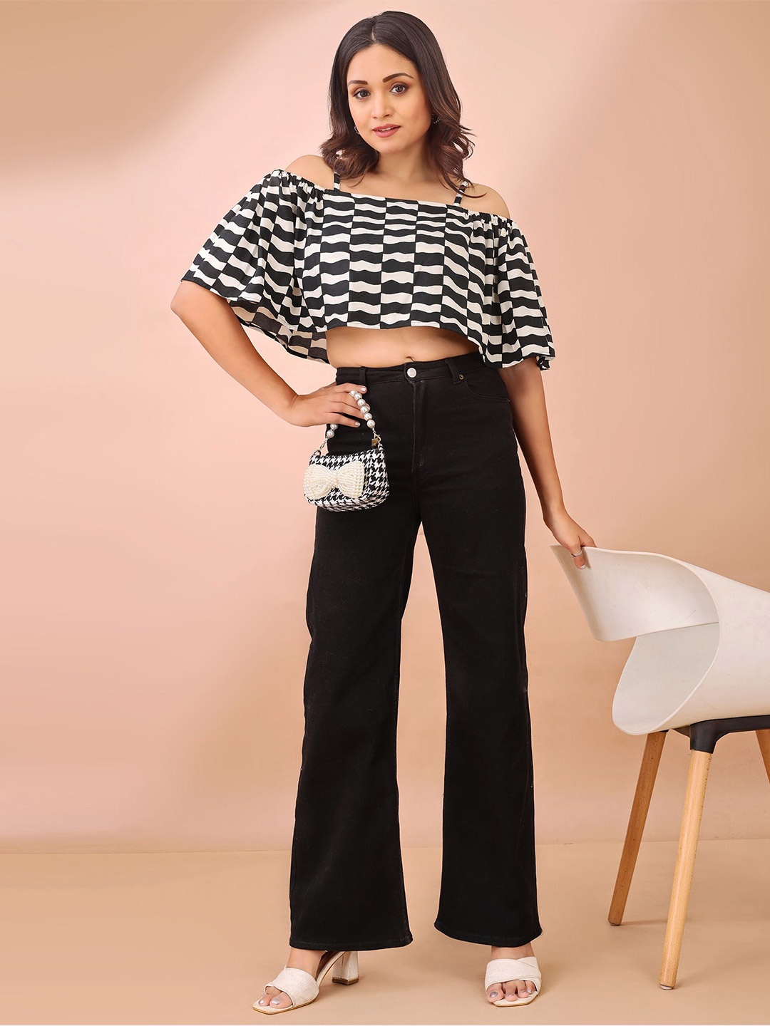 

Fashfun Women Geometric Printed Shoulder Straps Top, Black