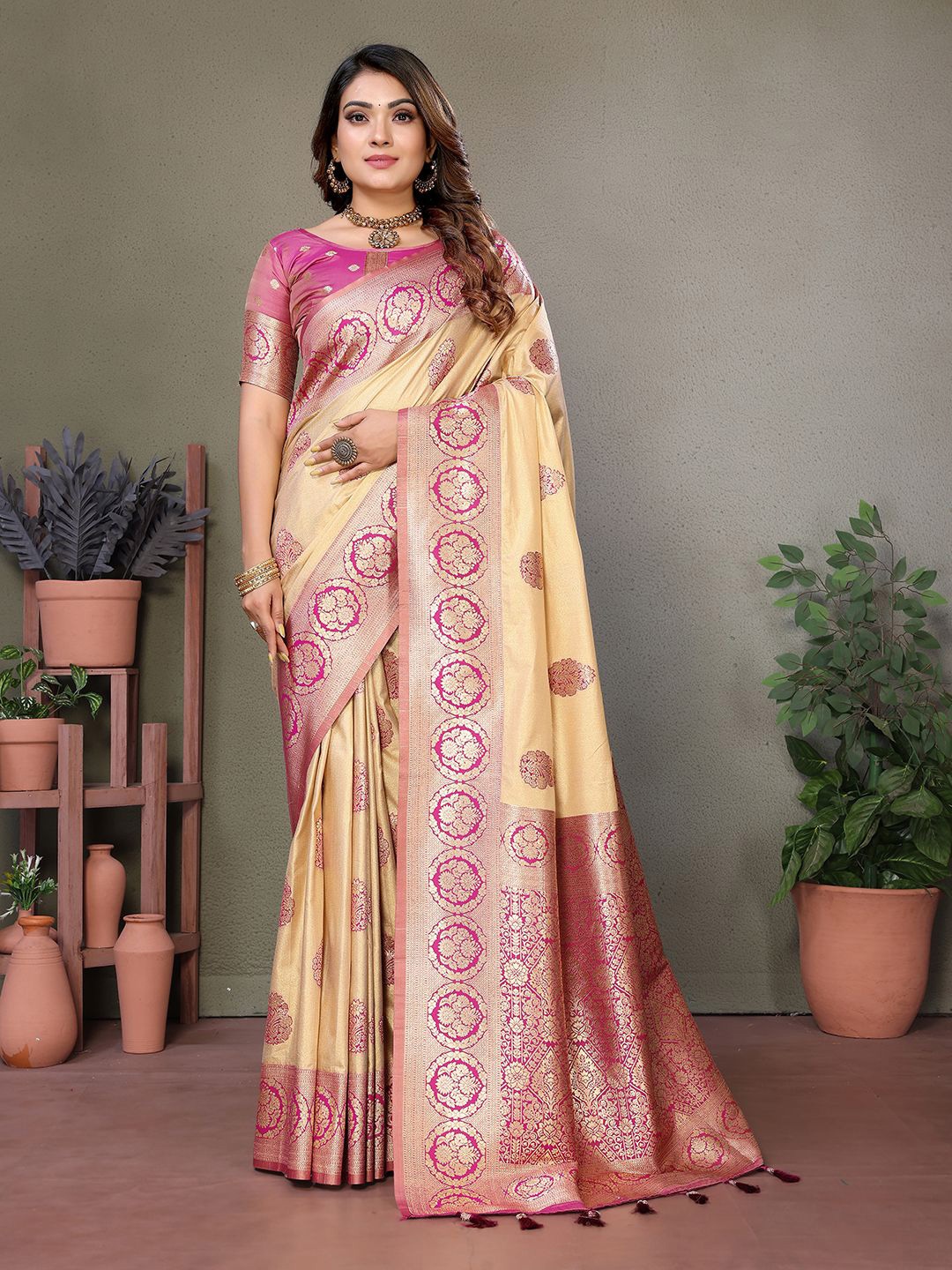 

LeeliPeeri Designer Woven Design Zari Silk Blend Banarasi Saree, Purple