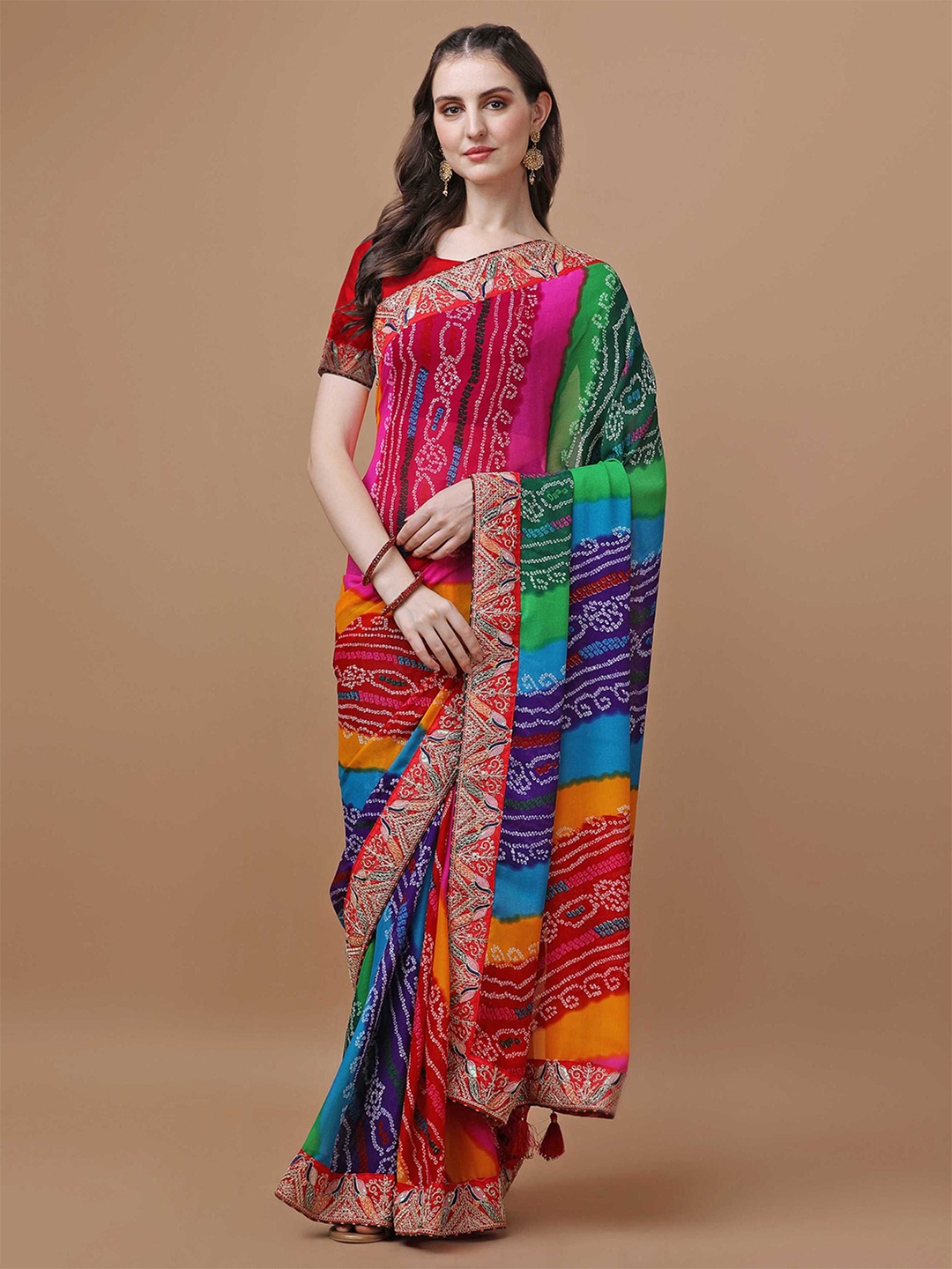 

DIVASTRI Bandhani Embroidered Saree, Red