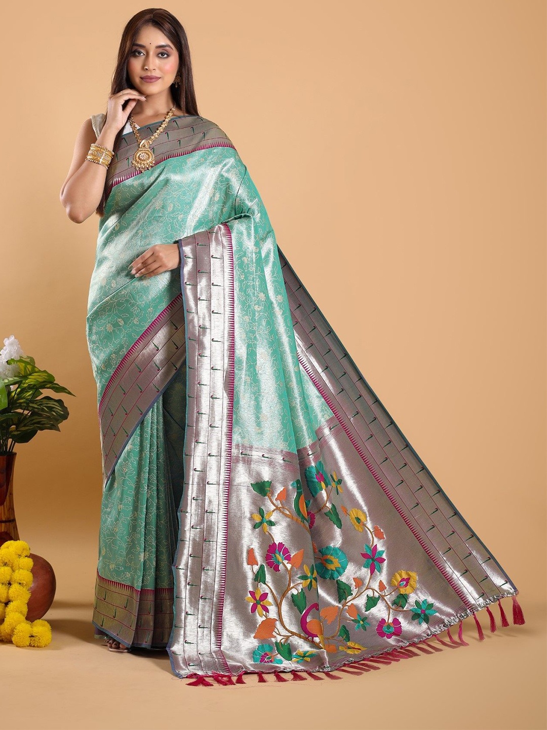 

DIVASTRI Floral Zari Silk Blend Paithani Saree, Teal