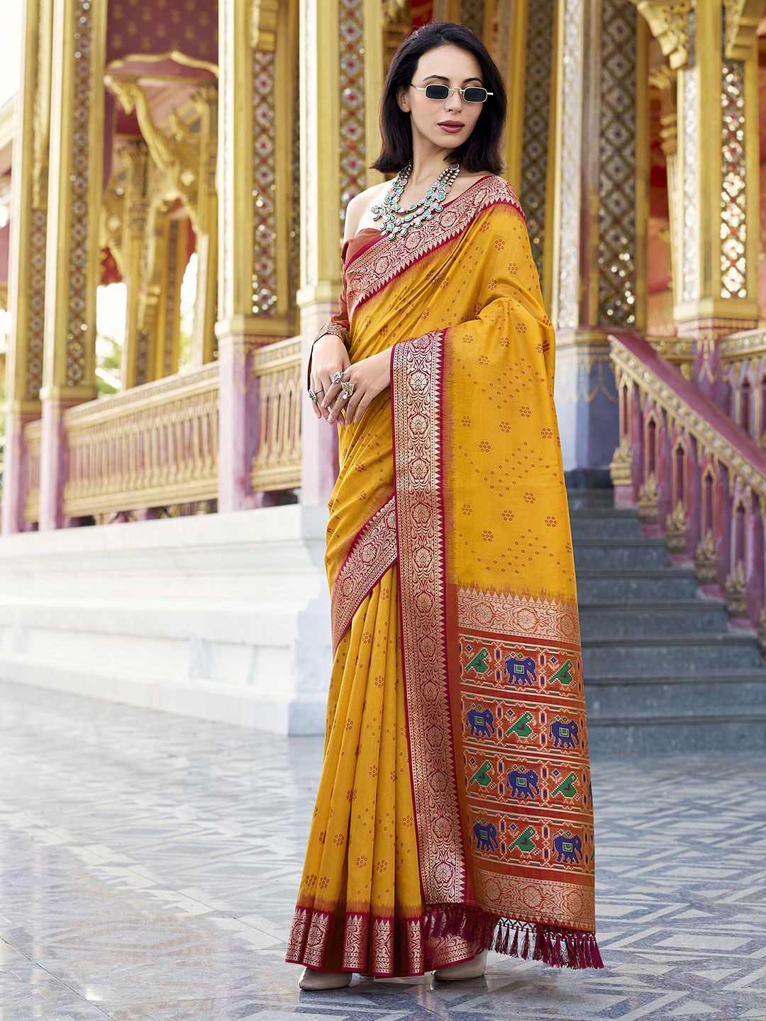 

Satrani Women Printed Zari Fusion Patola Saree With Unstitched Blouse Piece, Yellow