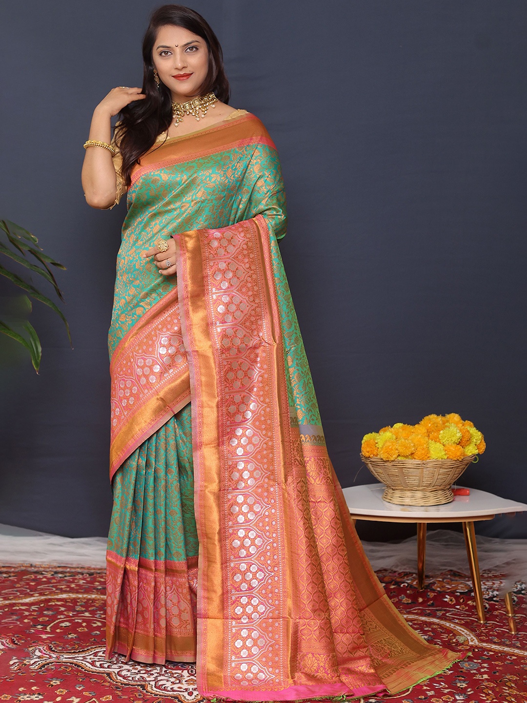 

Kandora Floral Zari Pure Silk Heavy Work Paithani Saree, Sea green