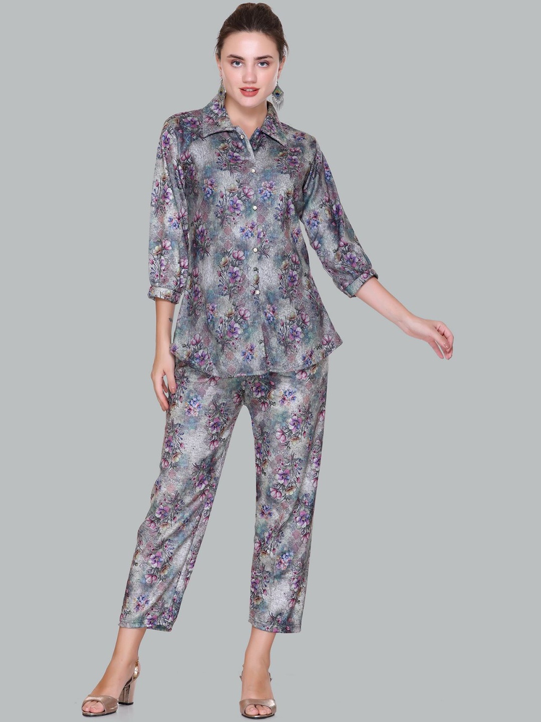 

Pink Berry Floral Printed Shirt Collar Puffed Sleeves Shirt With Trousers, Grey