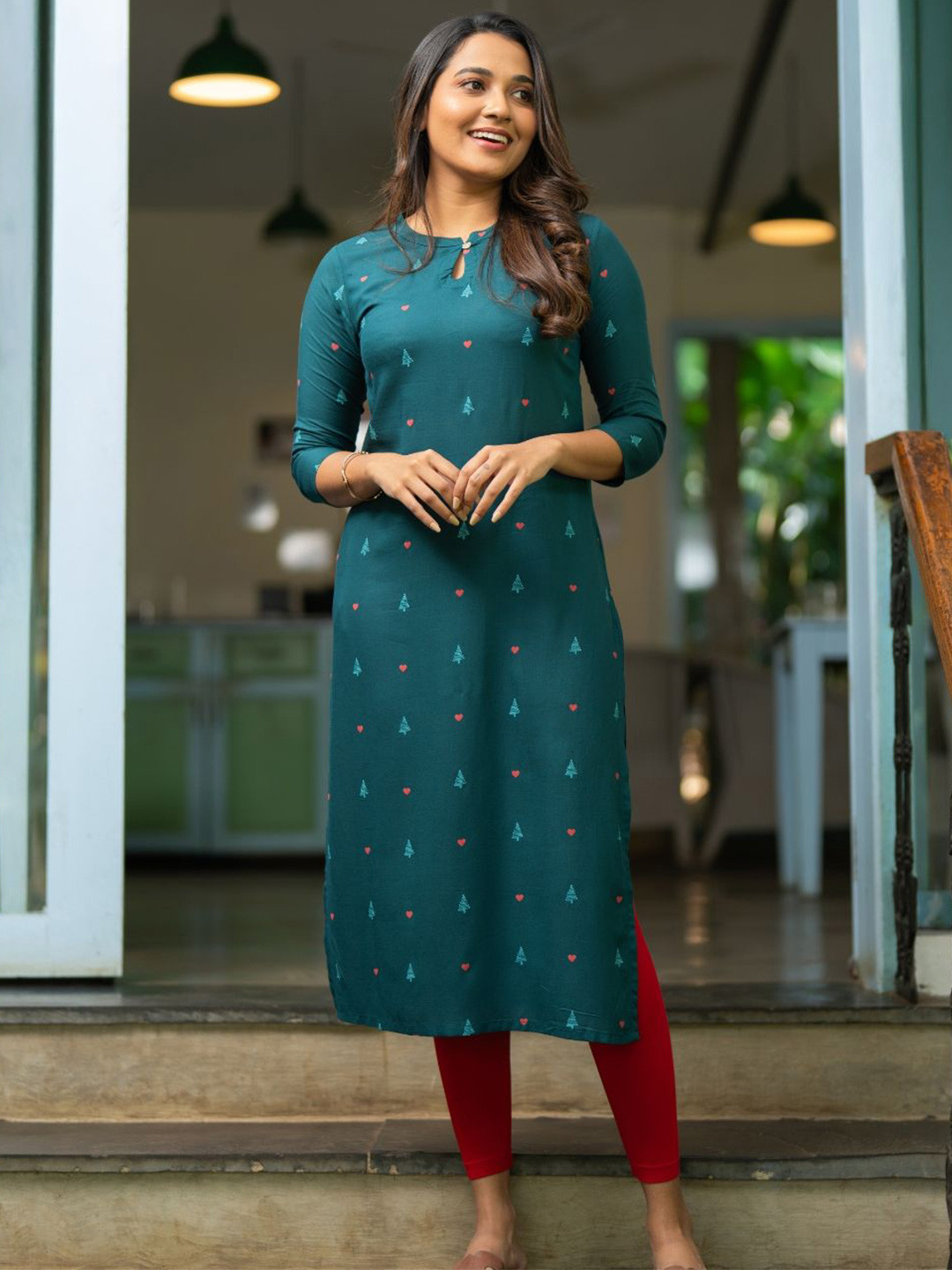 

HAY Geometric Printed Keyhole Neck Straight Kurta, Green