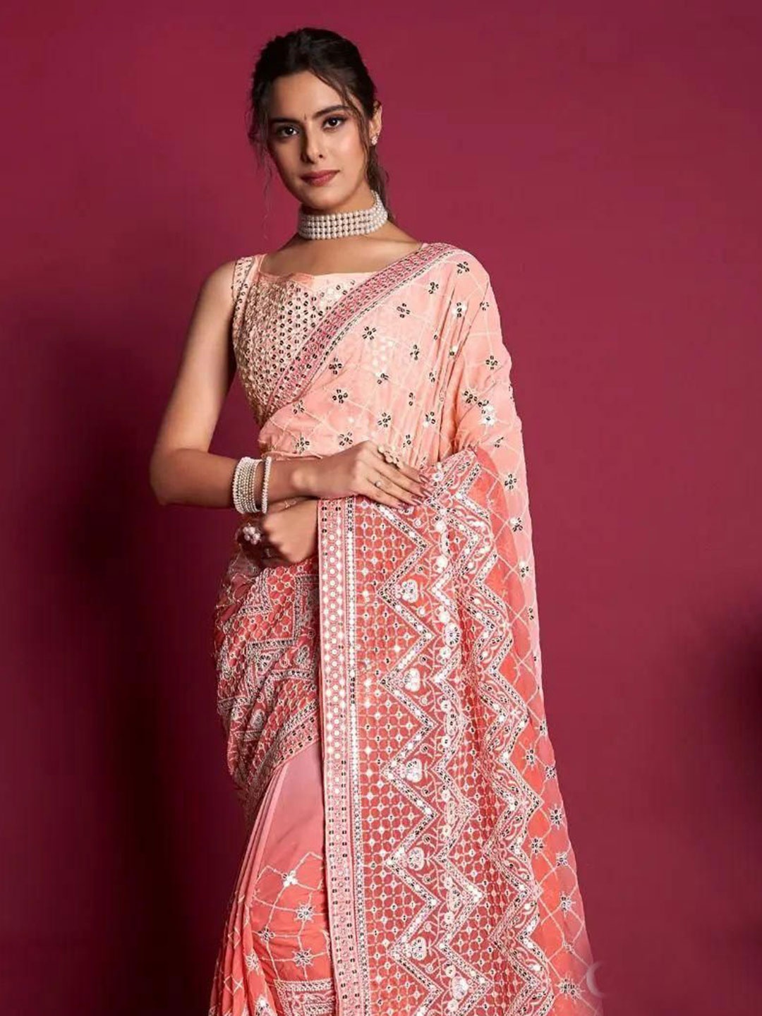 

Rujave Ethnic Motifs Embroidered Saree, Pink