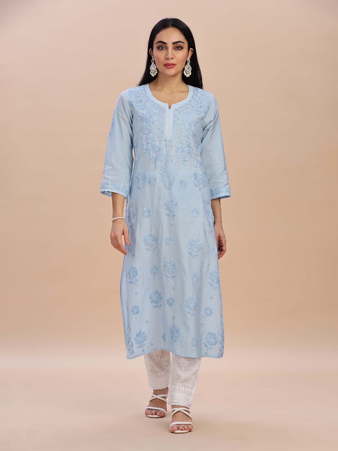 

Club Loom Women Floral Embroidered Pure Cotton Straight Chikankari Kurta, Blue
