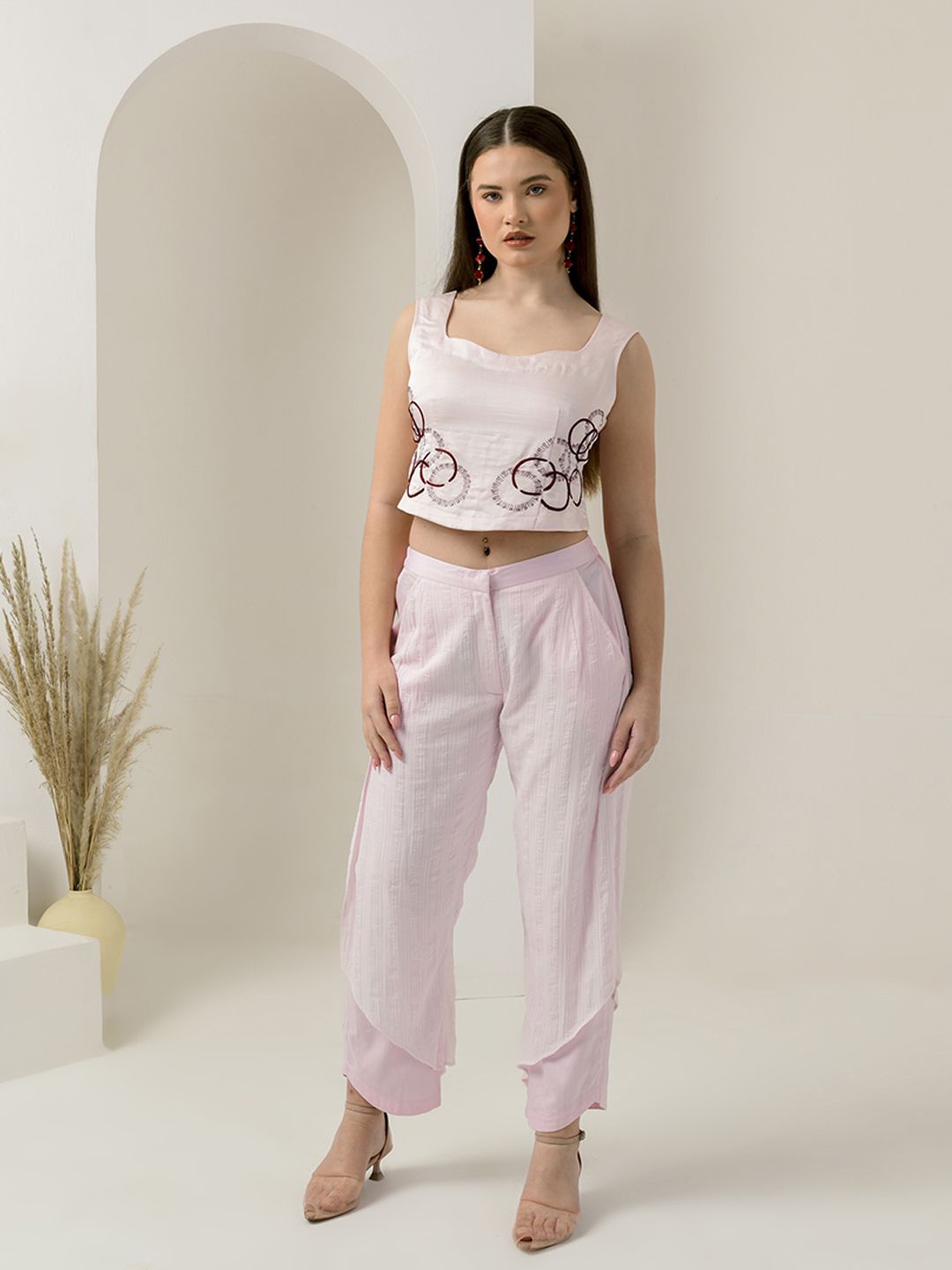 

First Resort by Ramola Bachchan Women Solid Sweetheart Neck Linen Top, Pink