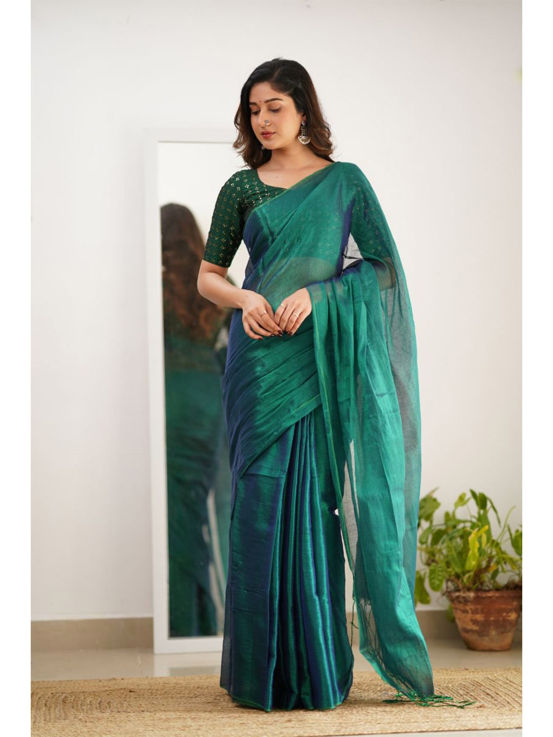 

Sutisancha Rama Handloom Tissue Saree With Designer Blouse, Green