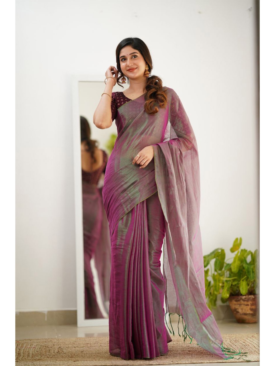 

Sutisancha Onionpink Handloom Tissue Saree With Designer Blouse, Violet