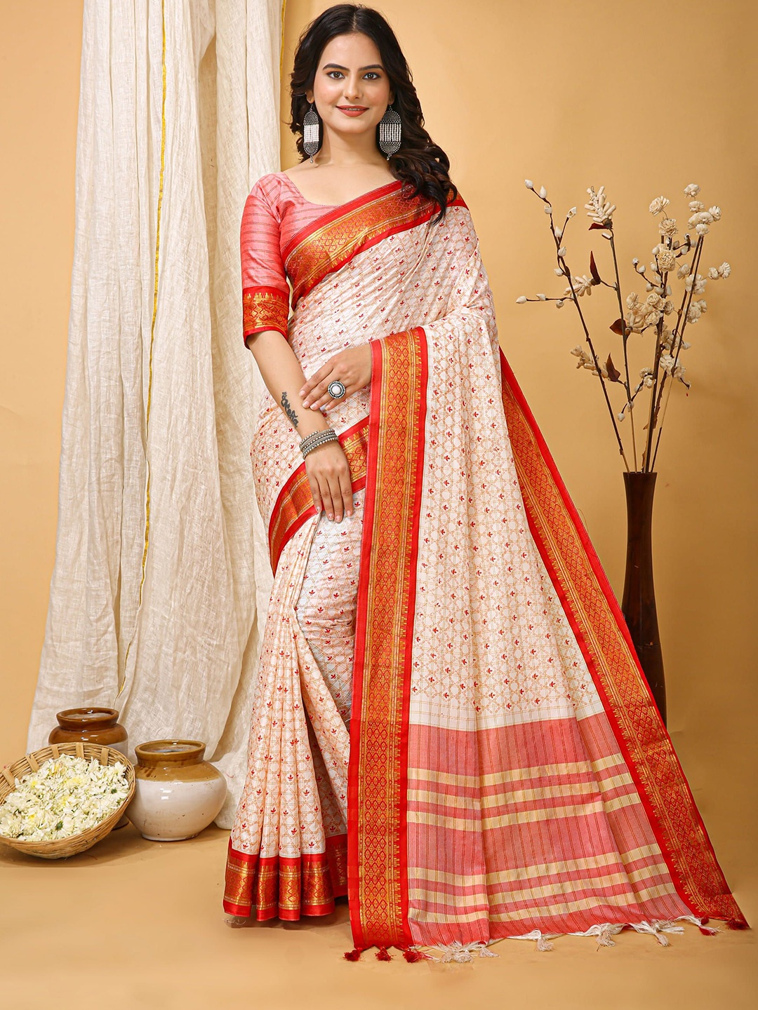 

KALINI Floral Printed Zari Banarasi Saree, White