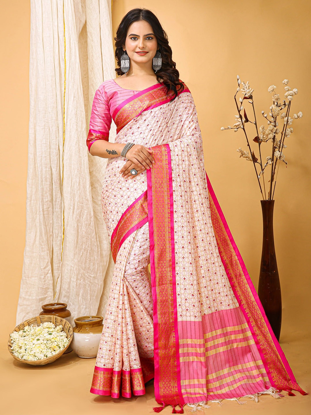 

KALINI Floral Zari Art Silk Banarasi Saree, White