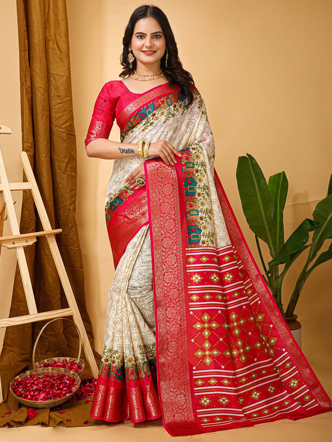 

KALINI Floral Zari Banarasi Saree, White