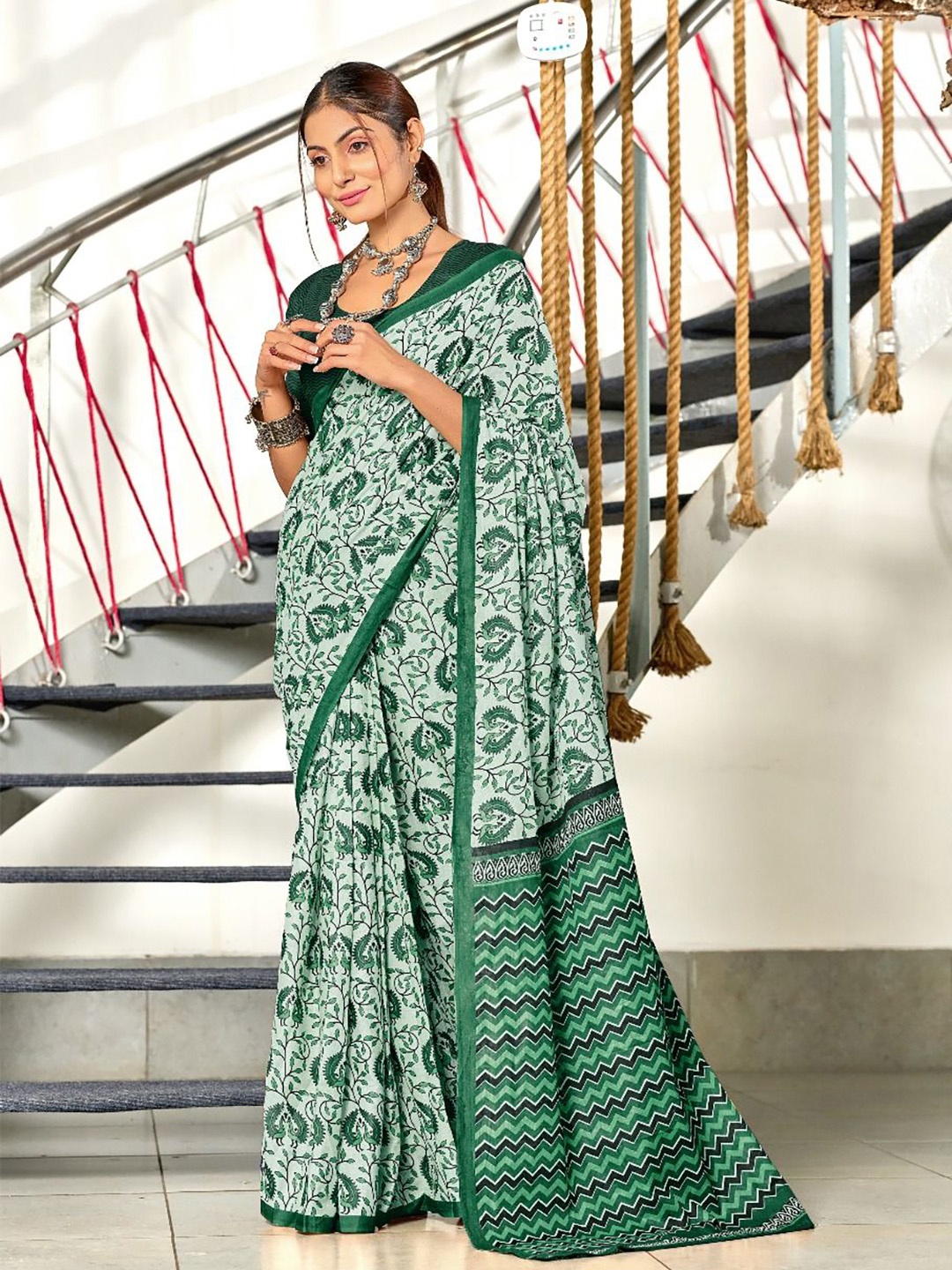 

Anouk Floral Pure Cotton Block Print Saree, Green