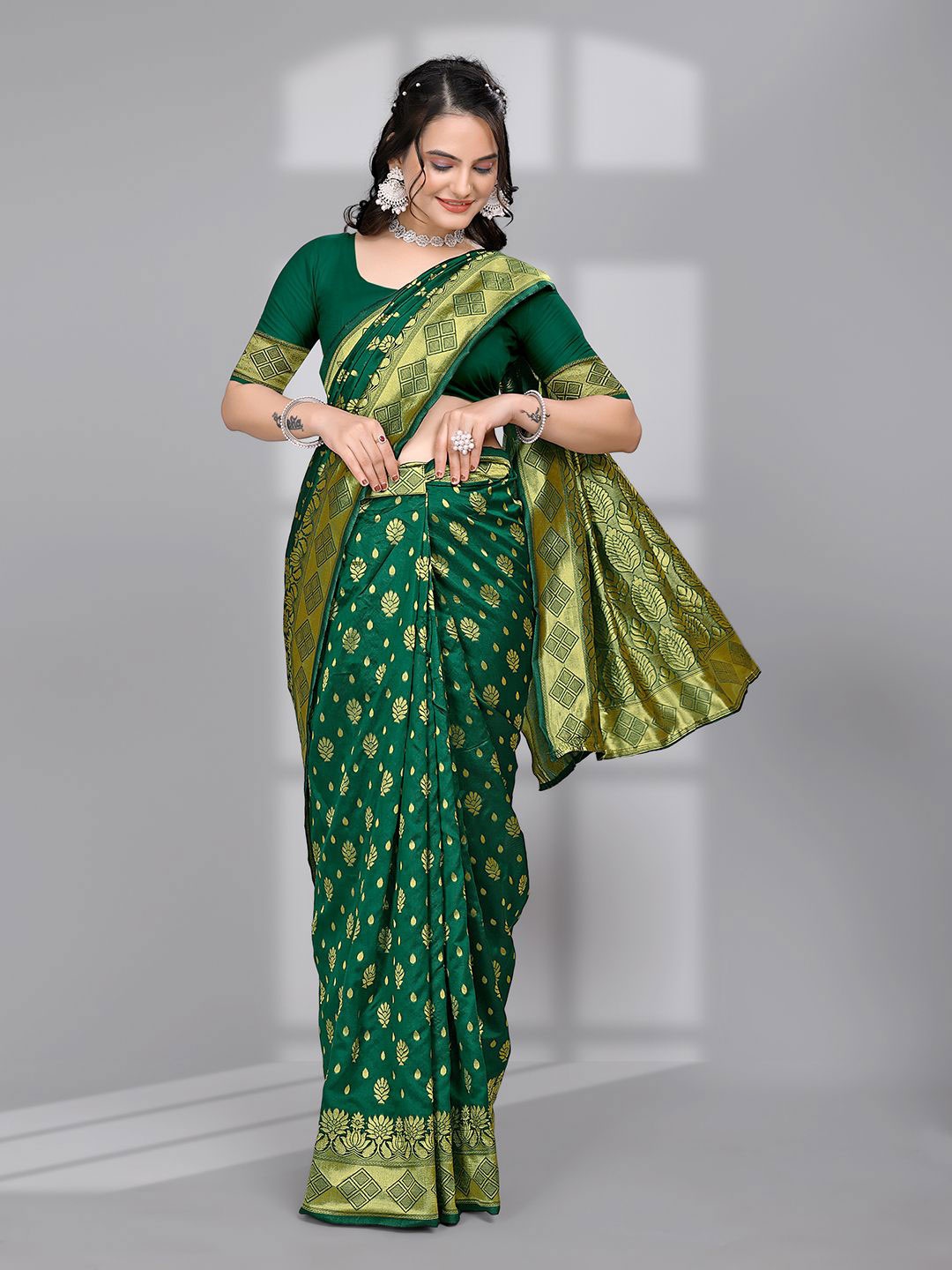 

Pionex Woven Design Zari Pure Silk Ready to Wear Banarasi Saree, Green
