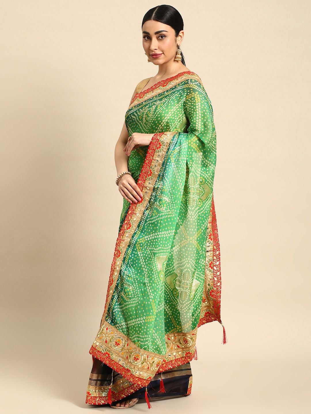 

DIVASTRI Bandhani Gotta Patti Poly Chiffon Bandhani Saree, Green