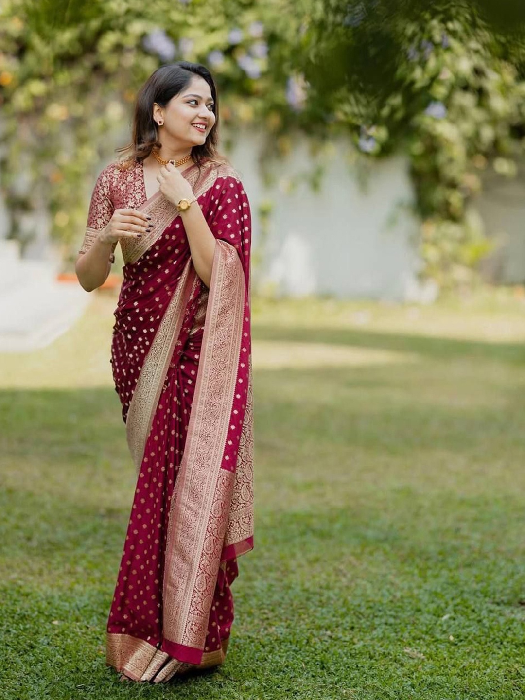 

Anouk Woven Design Zari Saree, Red