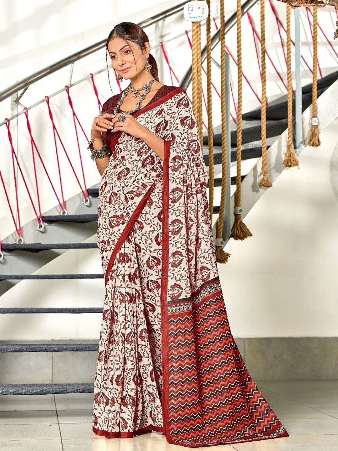 

Anouk Floral Pure Cotton Block Print Saree, White