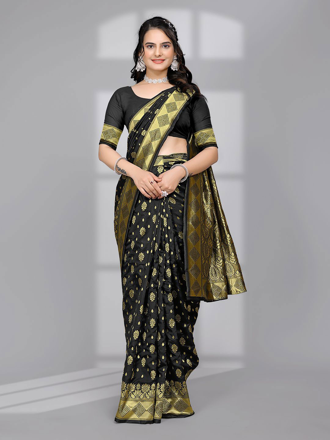 

Pionex Floral Zari Pure Silk Ready to Wear Banarasi Saree, Black