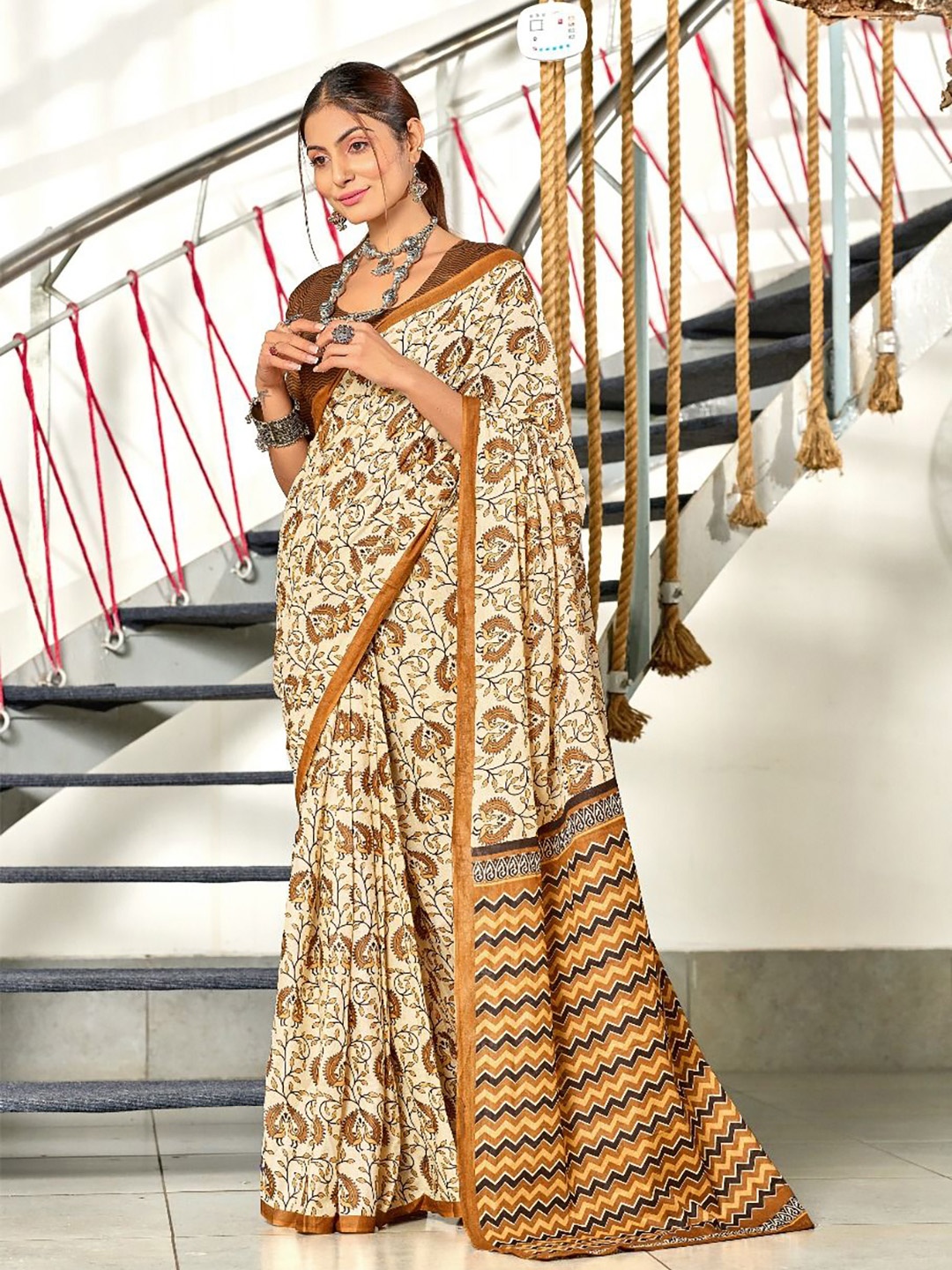 

Anouk Women Floral Printed Block Print Saree with unstitched blouse piece, Mustard
