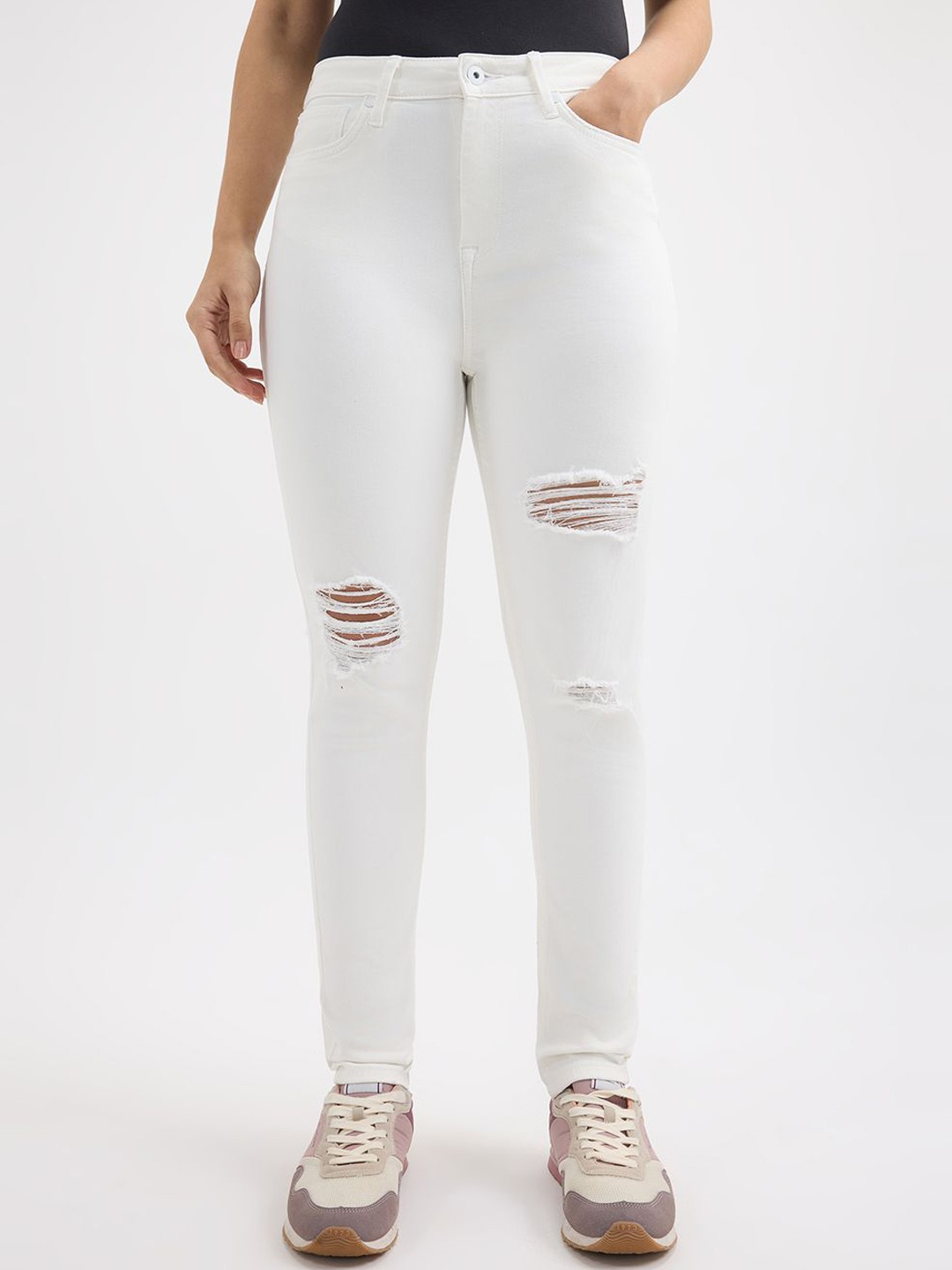 

Pepe Jeans Women Skinny Fit High-Rise Mildly Distressed Stretchable Jeans, White