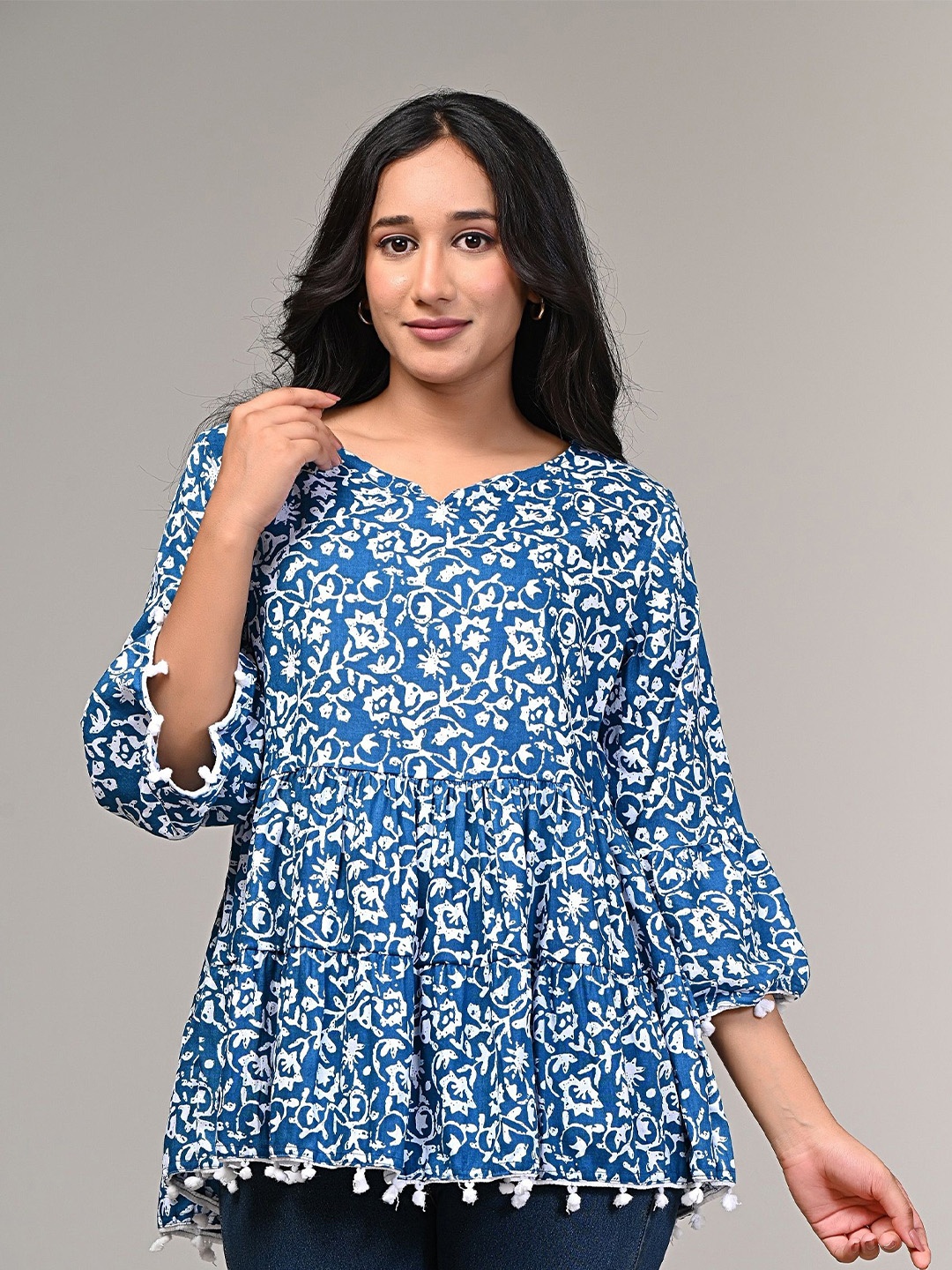 

SAADGEE Women Floral Printed Sweetheart Neck Bell Sleeves Cotton Peplum Top, Blue