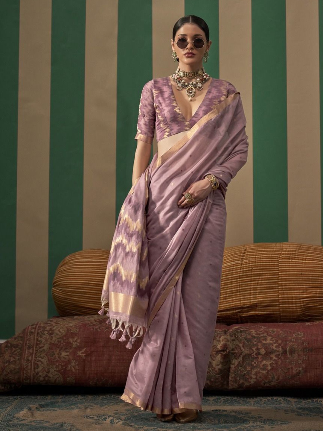 

Anouk Woven Design Zari Silk Blend Banarasi Saree, Purple