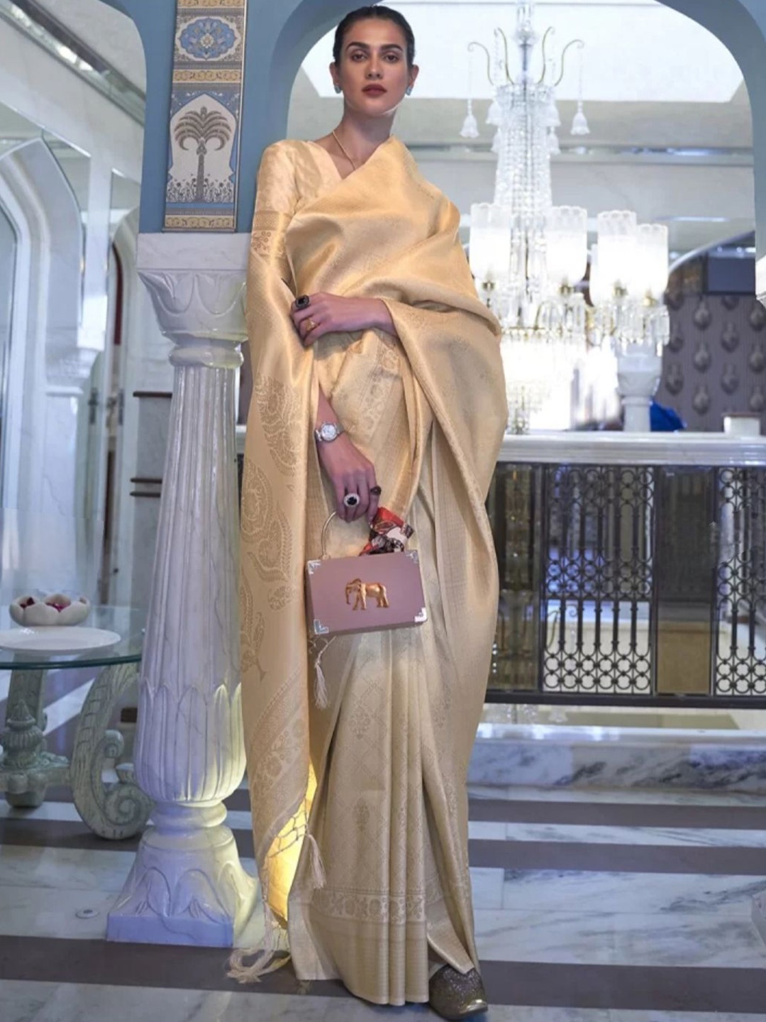 

DIVASTRI Woven Design Zari Kanjeevaram Saree, Cream