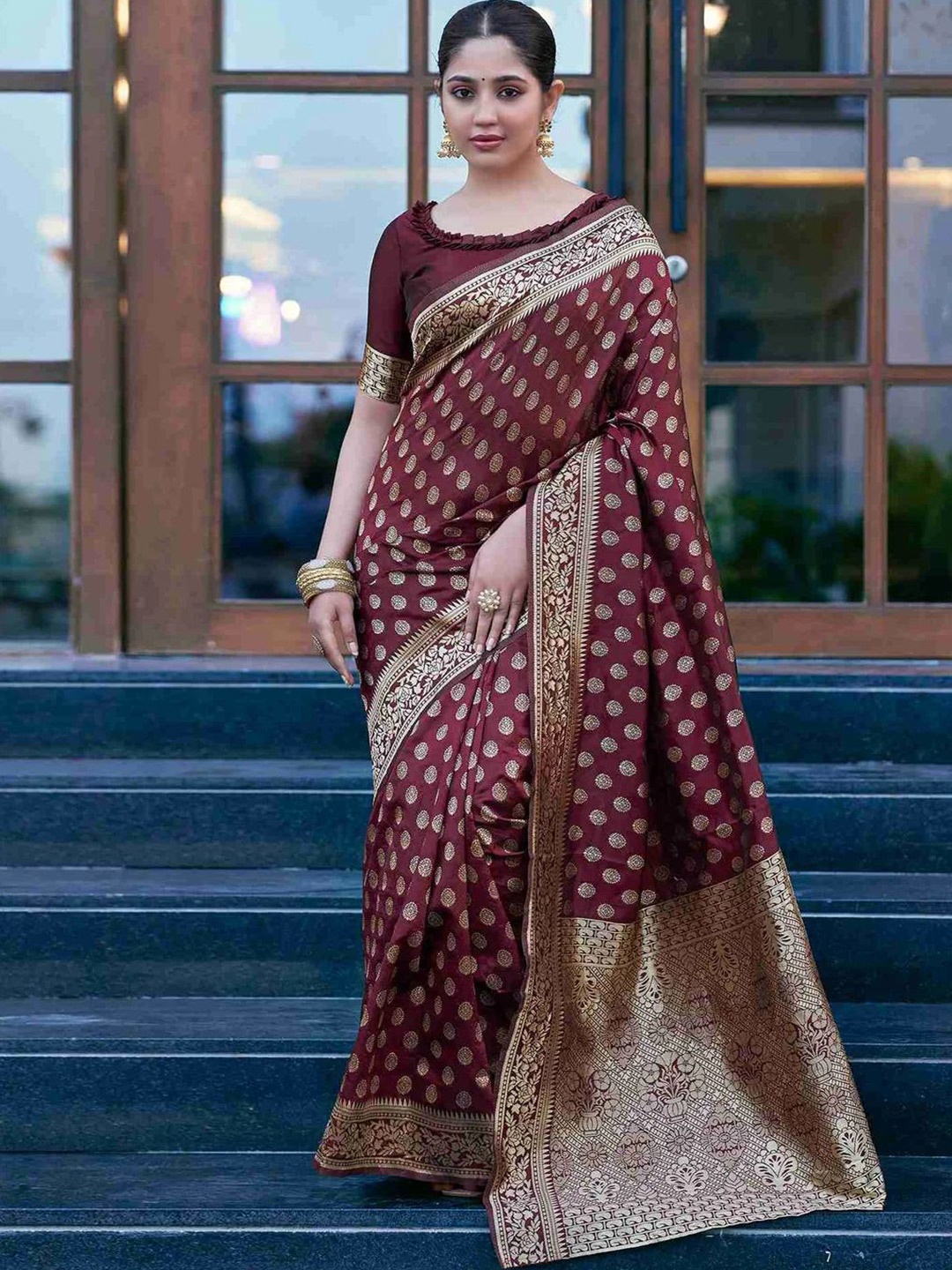 

Melok Woven Design Art Silk Banarasi Saree, Purple