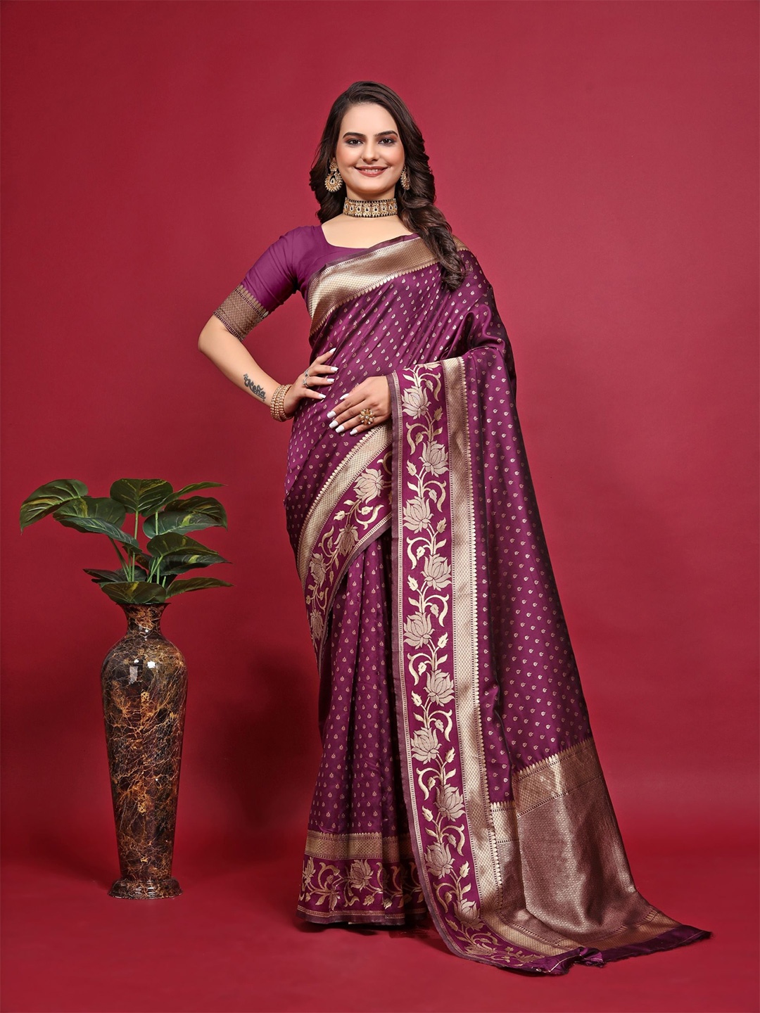 

Melok Woven Design Zari Art Silk Banarasi Saree, Purple