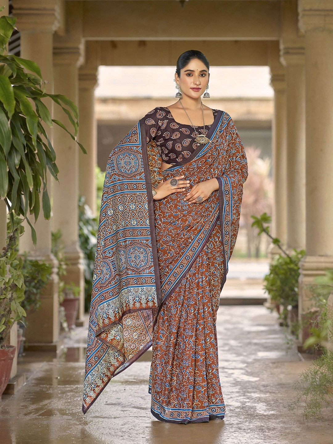 

RV CREATION Floral Pure Cotton Designer Bagru Saree, Brown