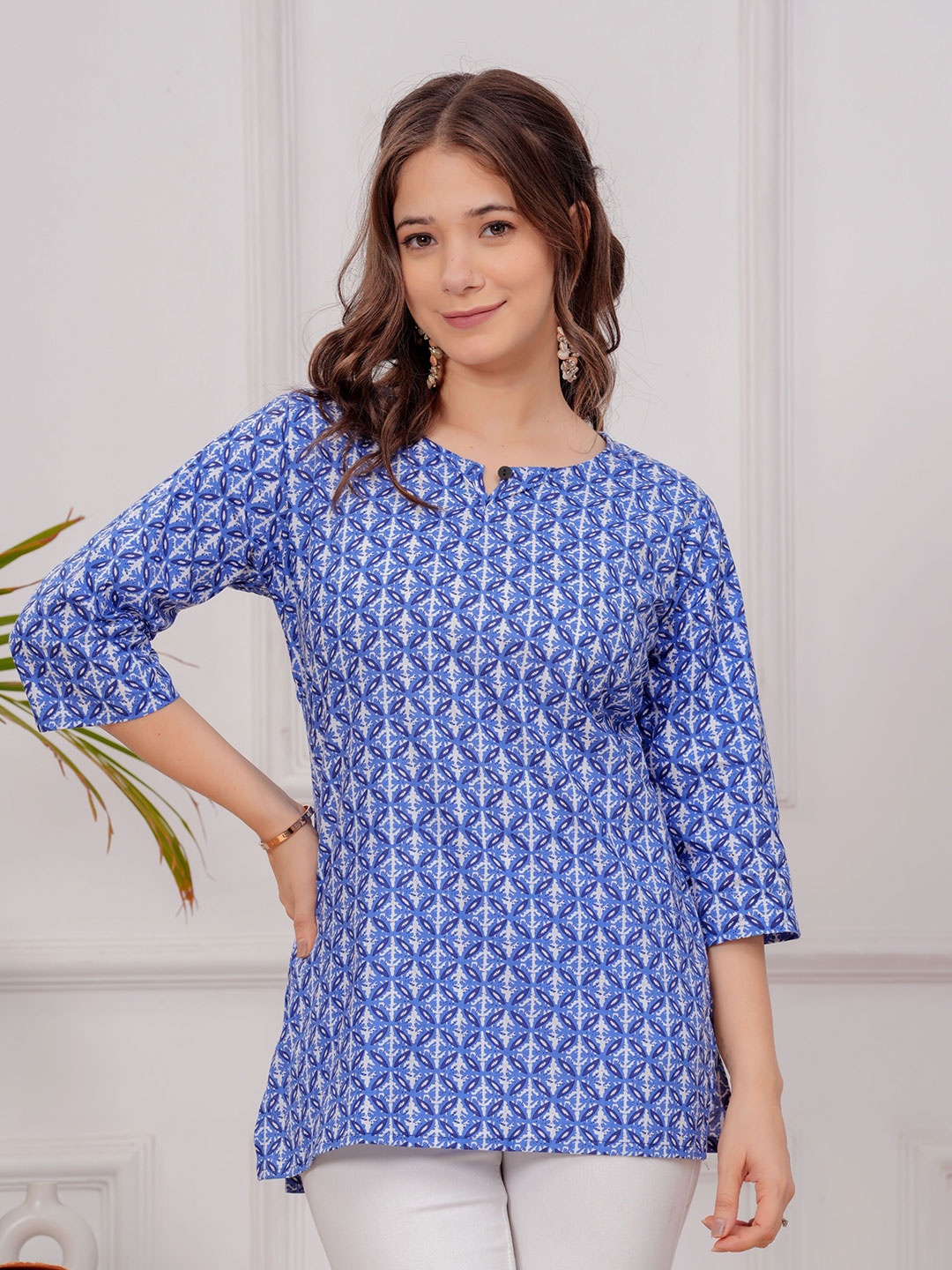 

MF ERA Women Floral Printed Pure Cotton Kurti, Blue