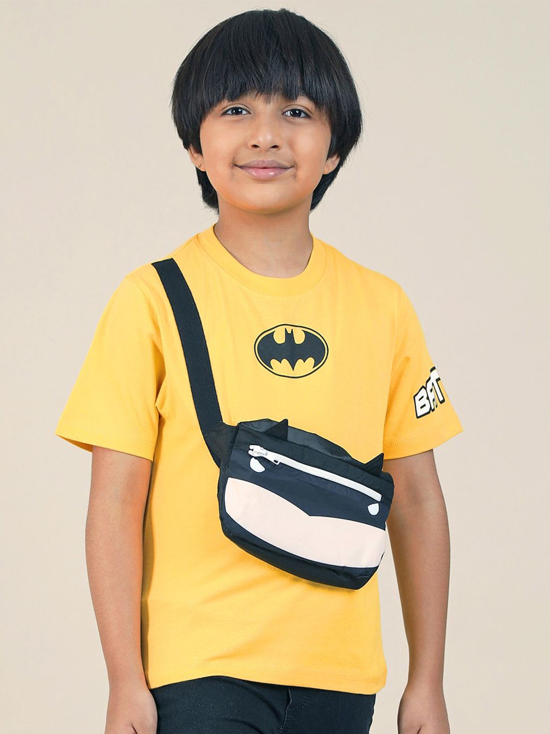 

Kids Ville Boys Batman Printed Pure Cotton Tshirt with Zip Pocket, Yellow