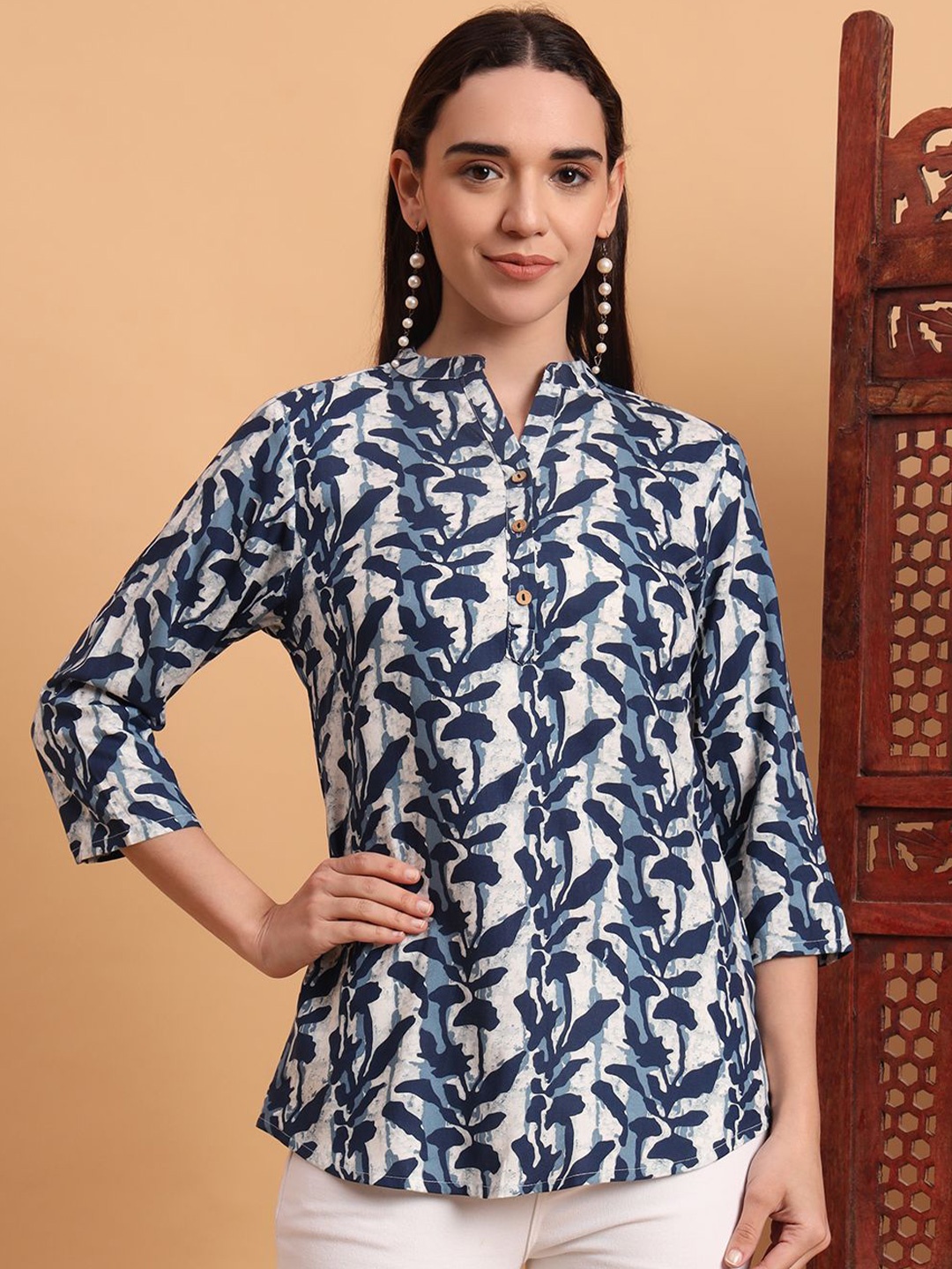 

Anouk Rustic Women Floral Printed Kurti, Navy blue