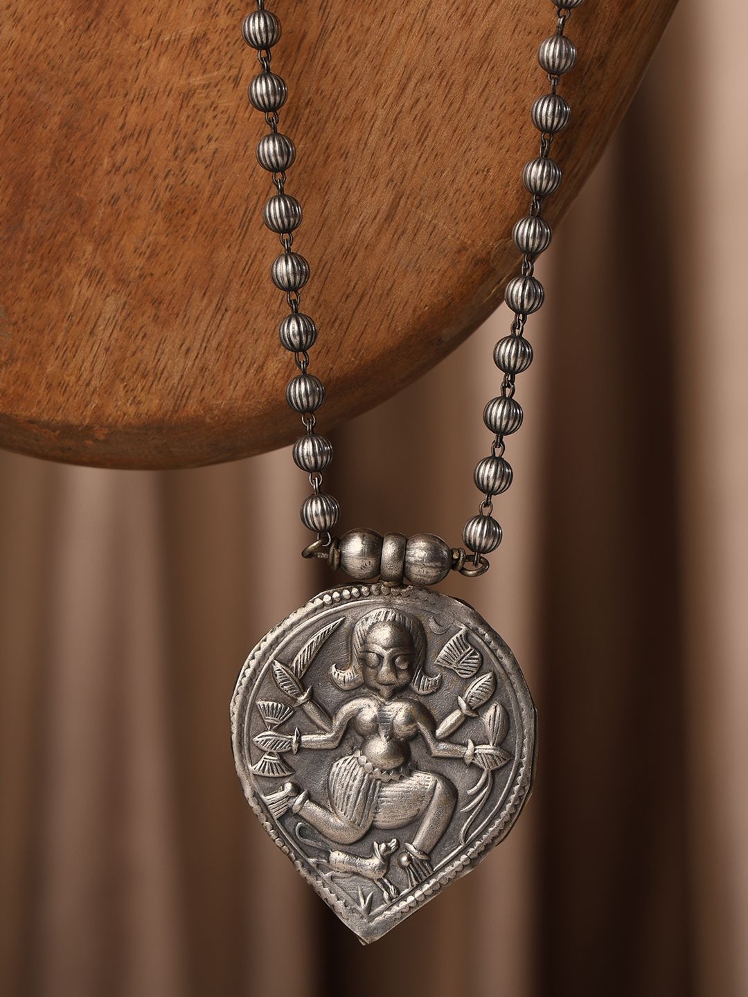 

VENI 92.5 Silver-Plated Oxidised Tribal Minimal Necklace