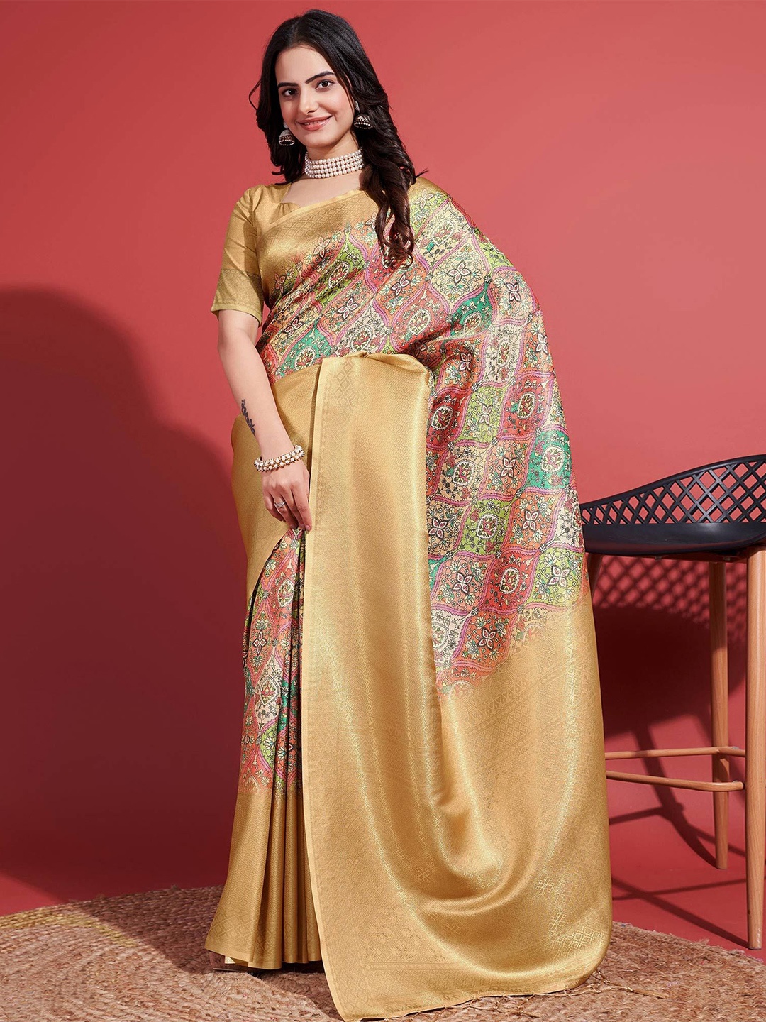 

Peachmode Floral Zari Saree, Gold