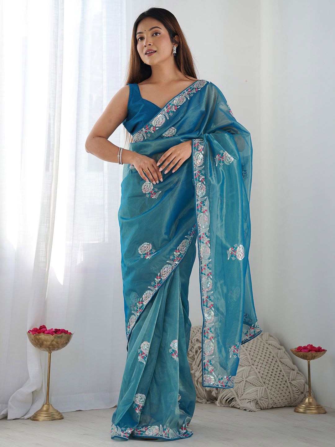 

Mitera Floral Embellished Sequinned Net Saree, Teal