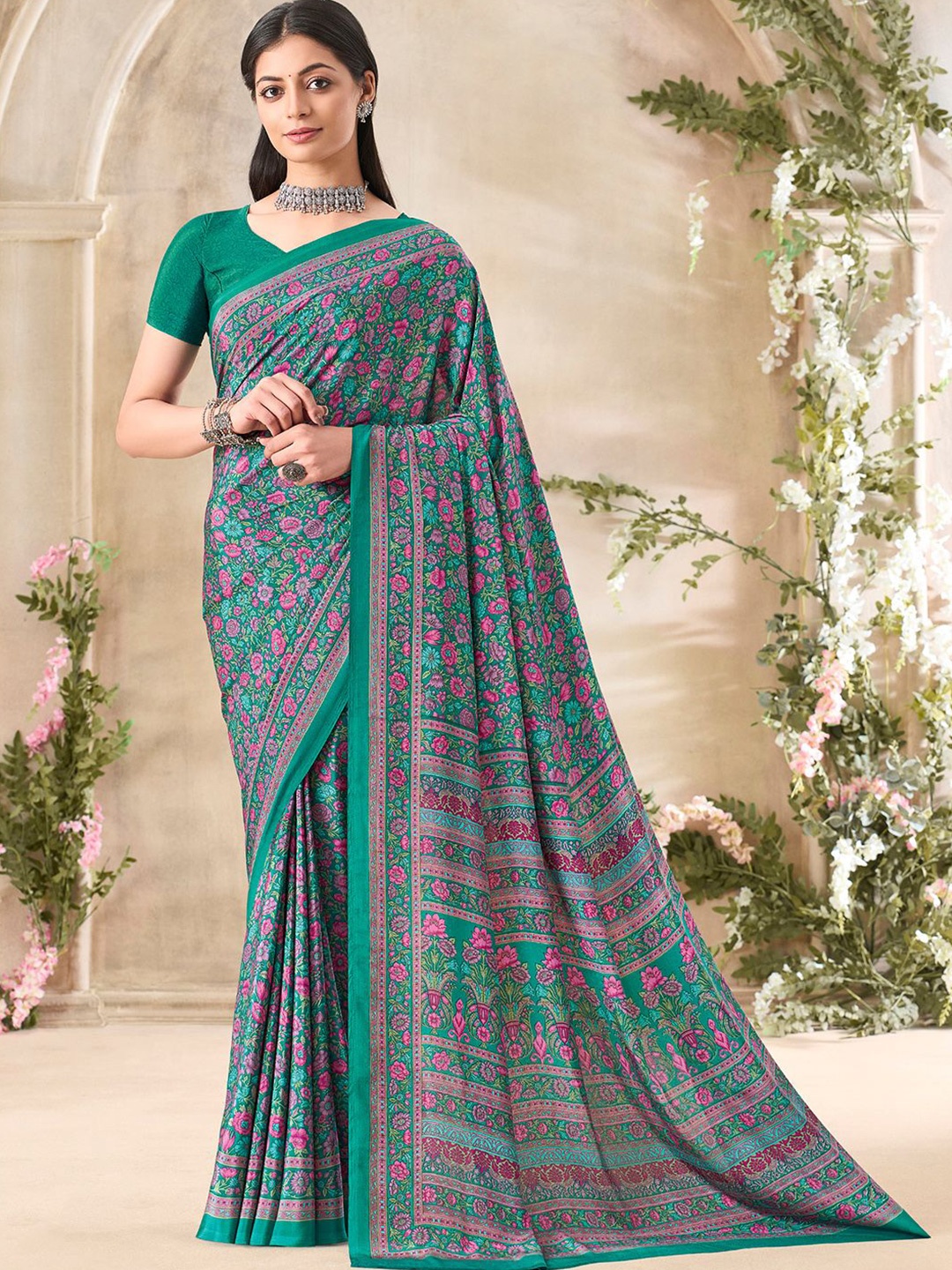 

Mitera Floral Print Saree, Green