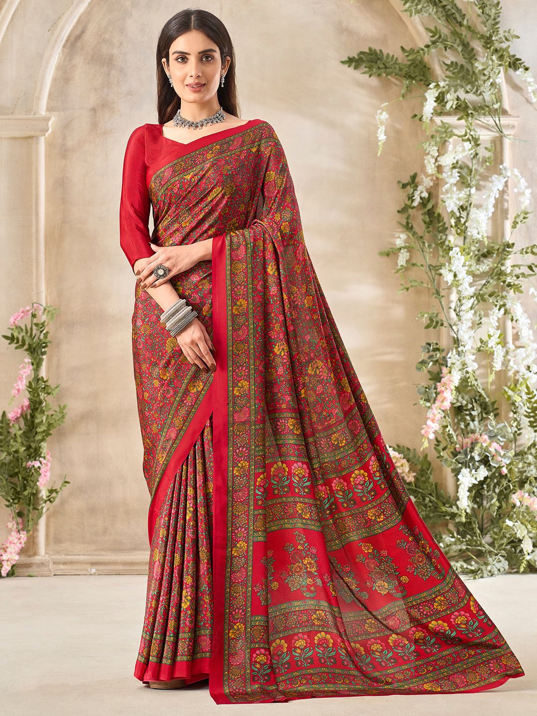 

Mitera Floral Printed Saree With Unstitched Blouse Piece, Red