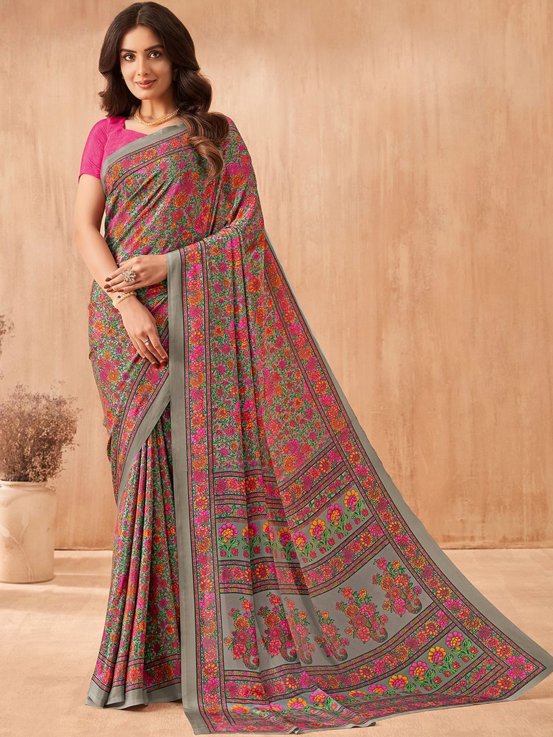 

Mitera Floral Printed Saree, Pink