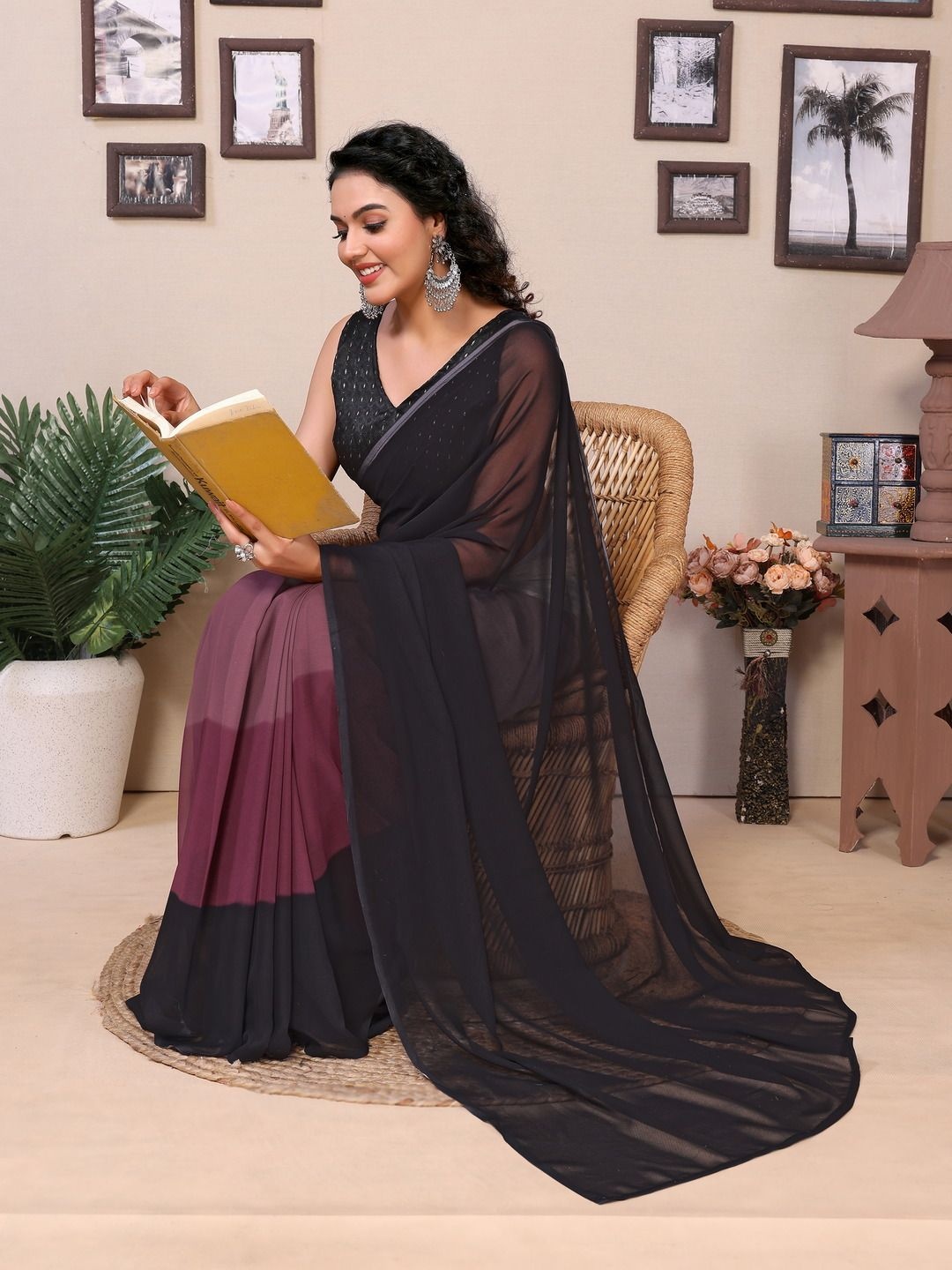 

Anouk Colourblocked Saree, Black