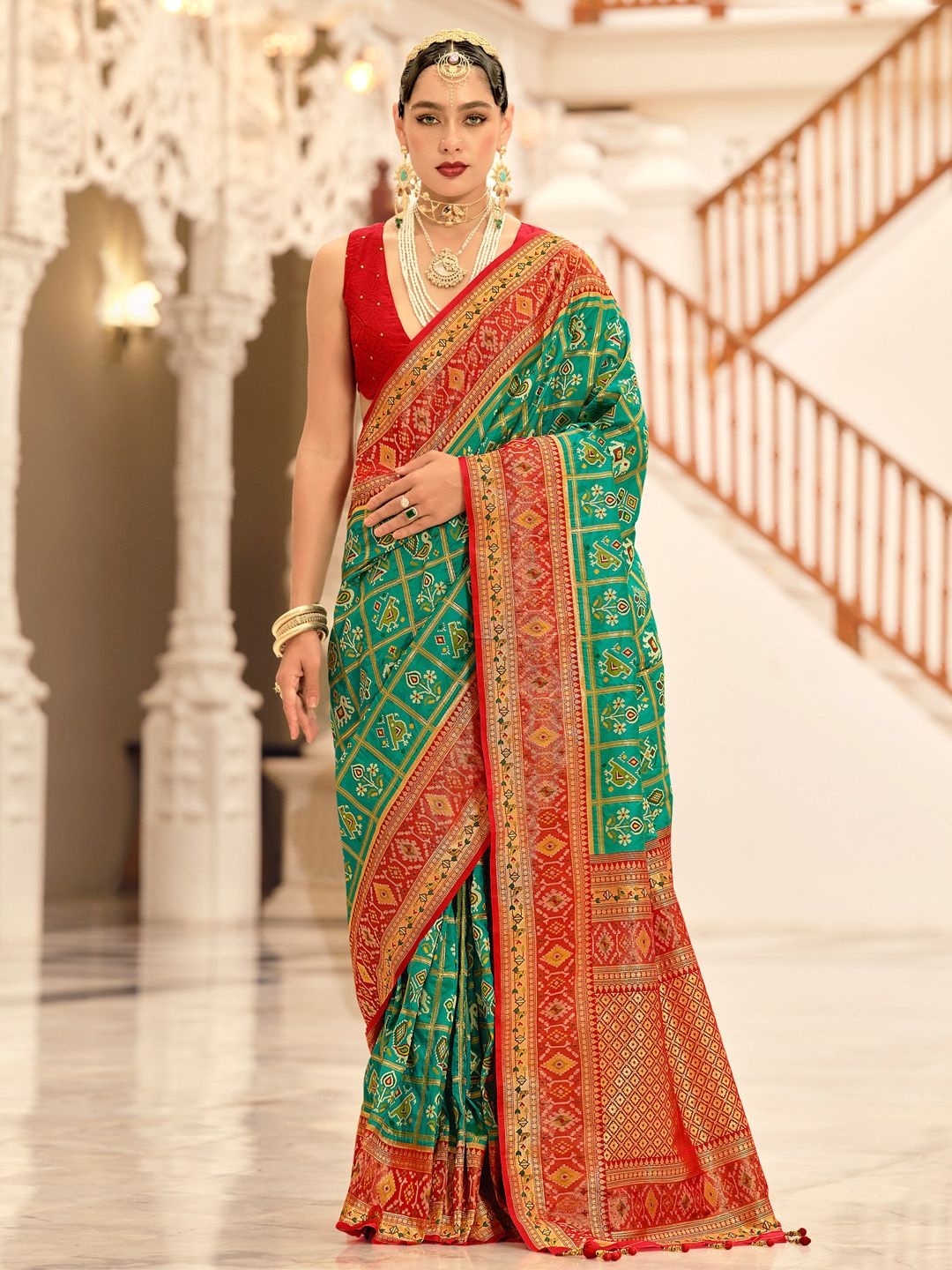 

Anouk Ethnic Motif Printed Woven Design Patola Saree, Green